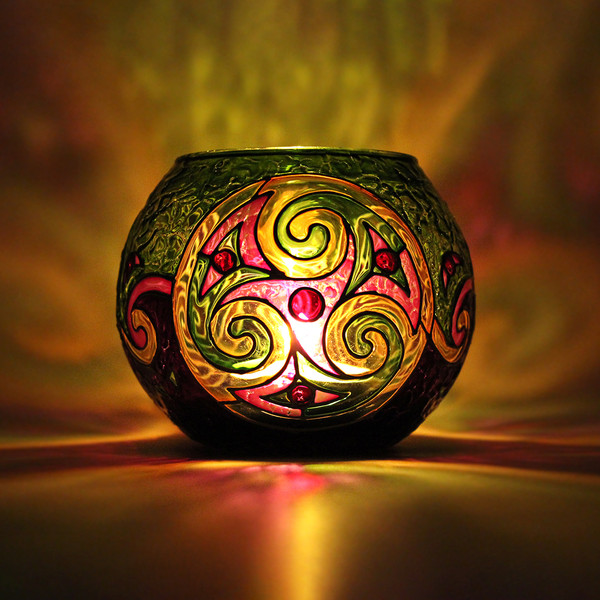 celtic-spirals-candle-holder-05.jpg