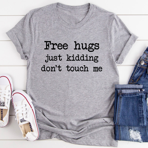 Free Hugs Tee ..jpg