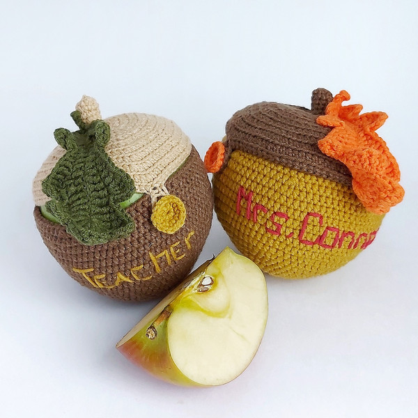 amigurumi crochet apple.jpeg