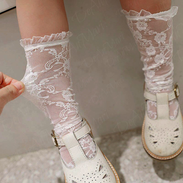 baby lace socks-2.jpg