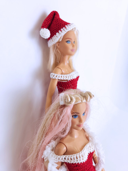 Crochet pattern for Barbie's holiday attire