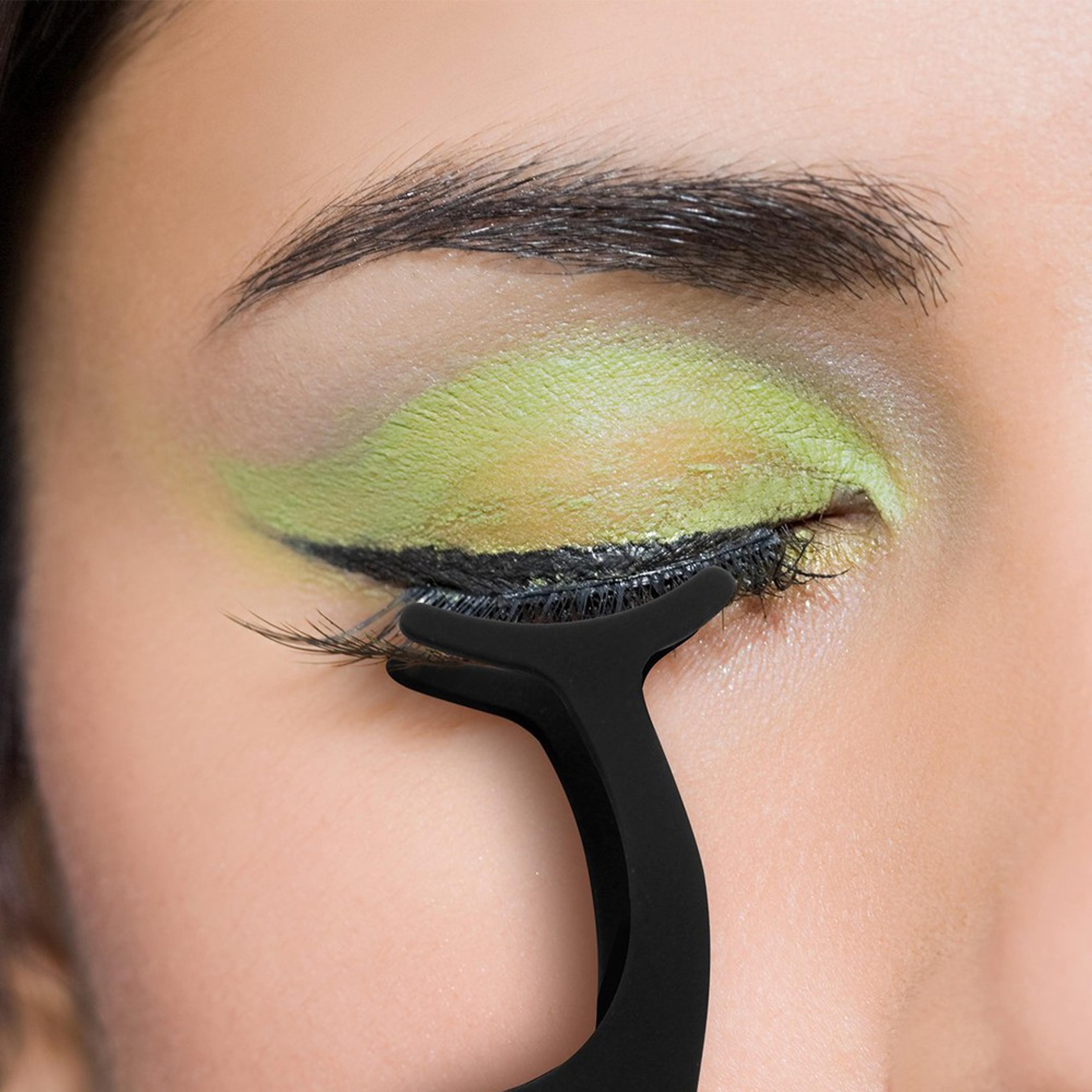 no mess false eyelash applicator tool