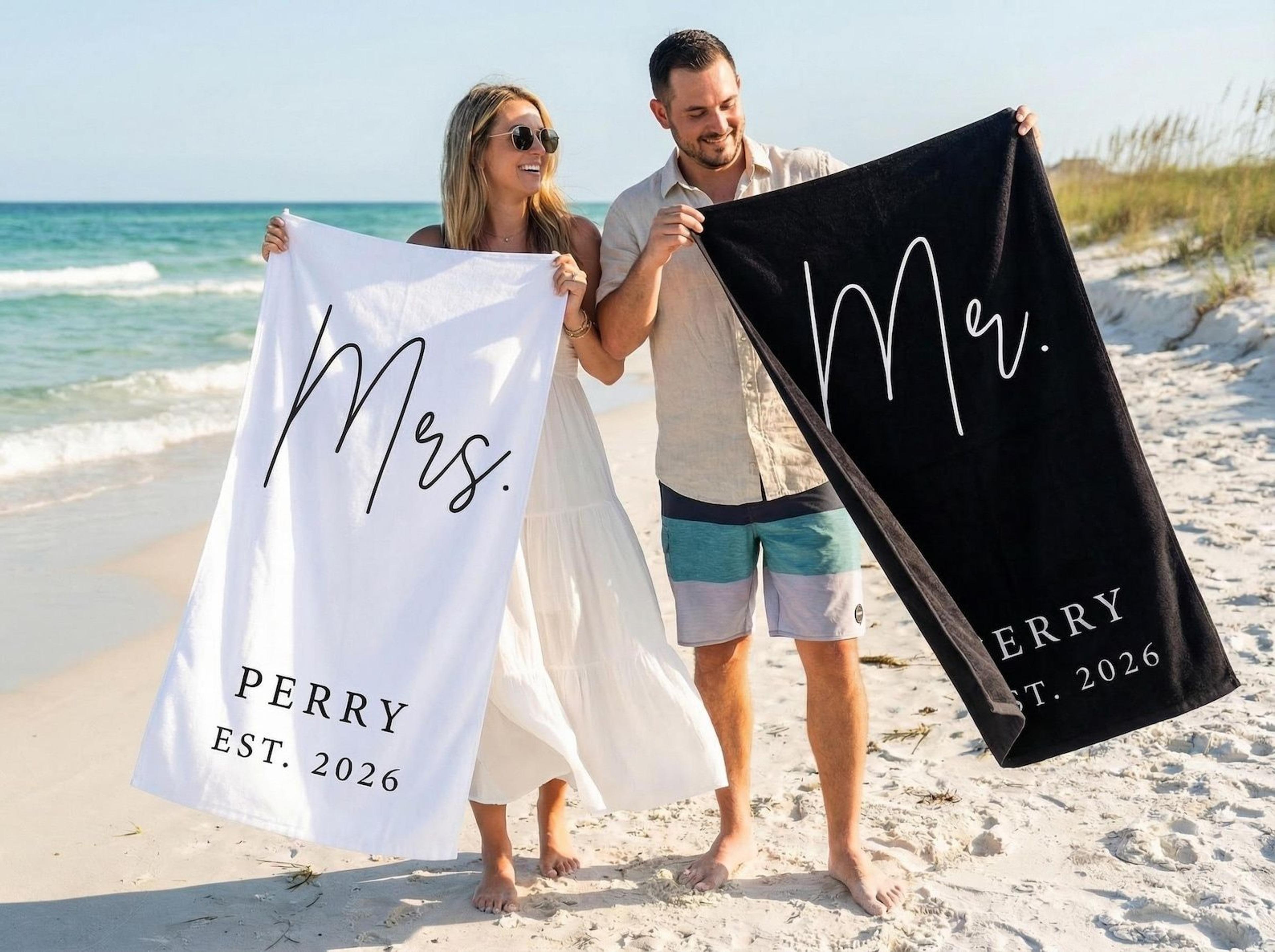 personalized mr and mrs beach towel set custom couple honeymoon gift for newlyweds