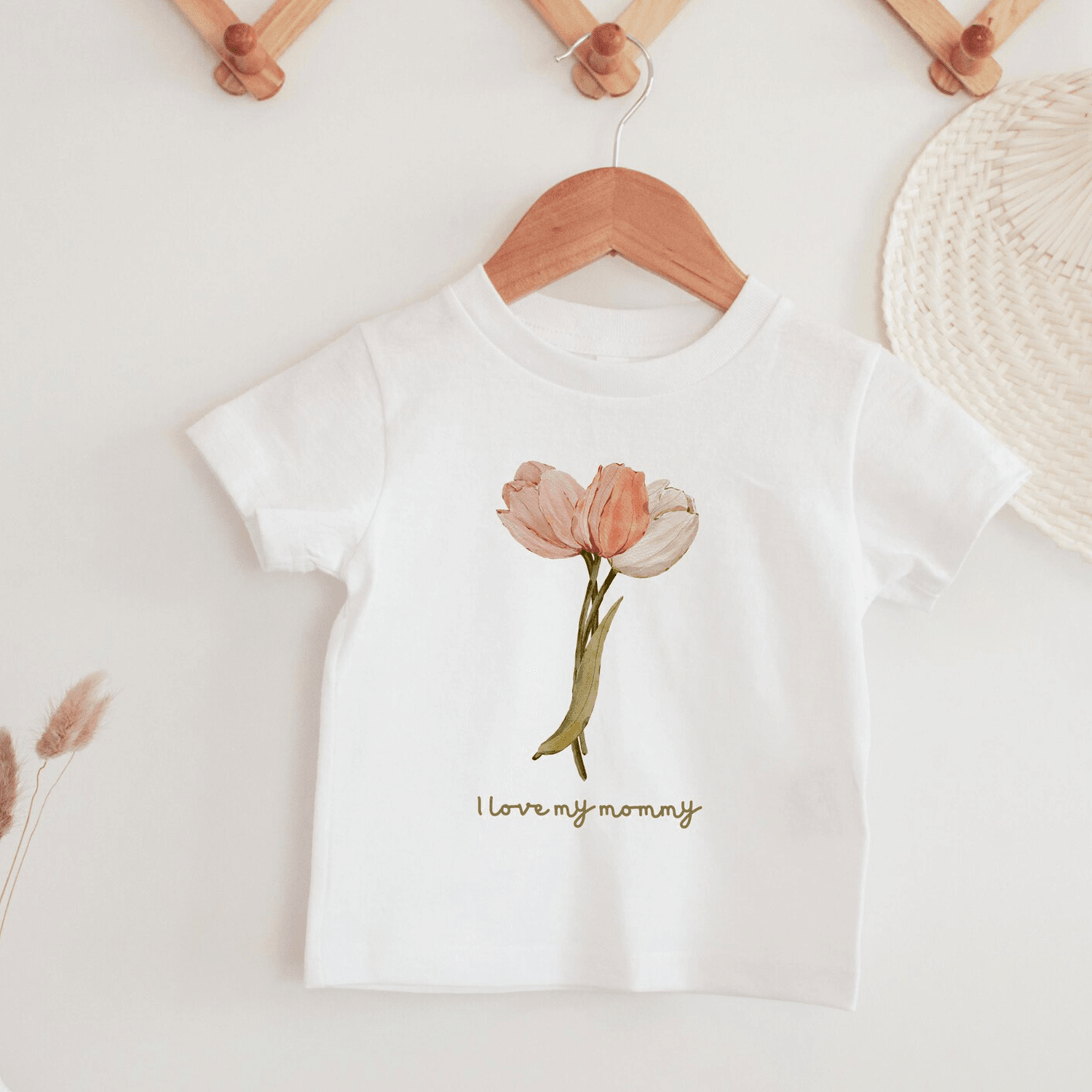i love my mommy shirt, mother's day kids shirt, floral mommy shirt, mother's day outfit for kids, mommy love tee