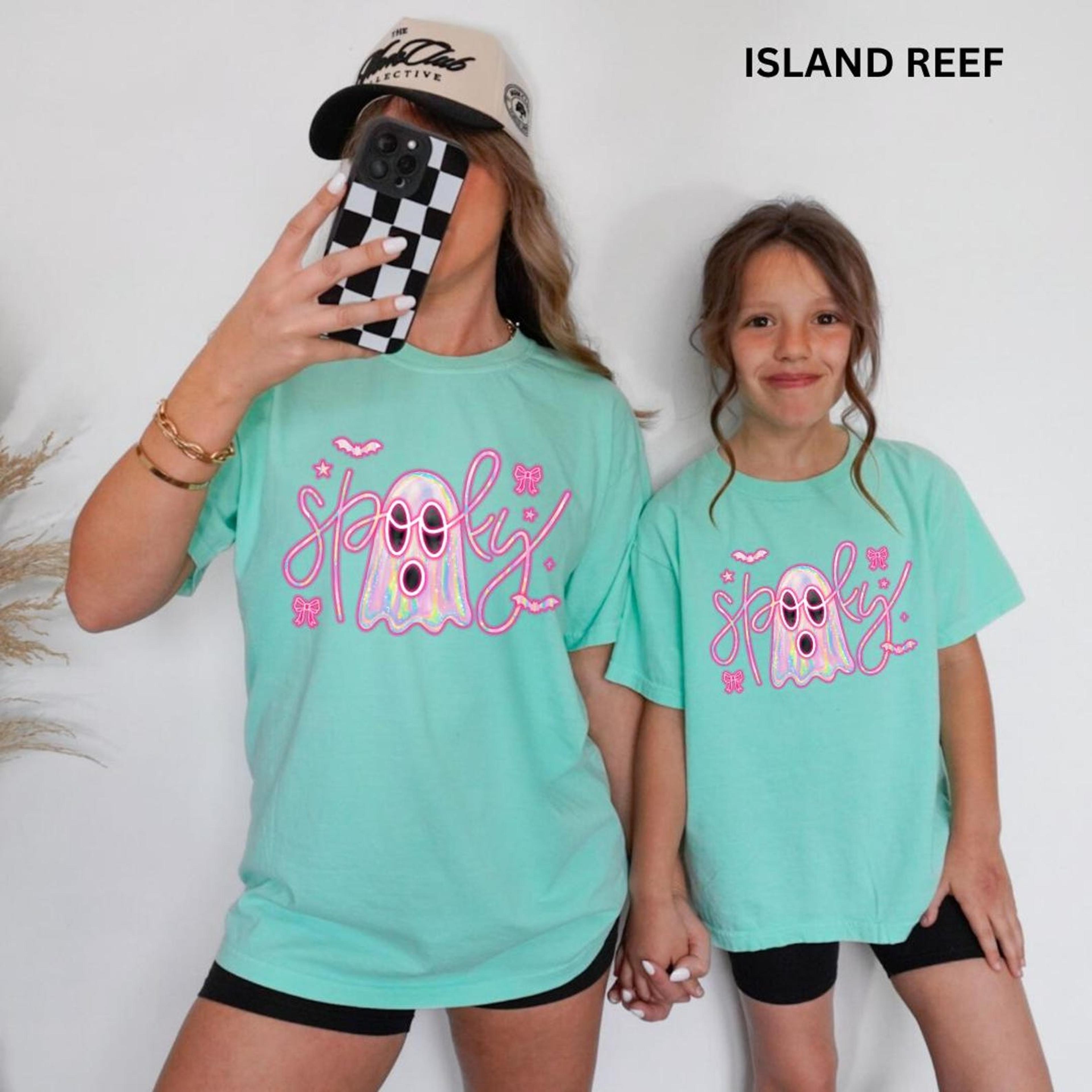 groovy halloween mama & mini shirts, comfort colors spooky mom kids tees, retro mother daughter son ghost outfit gift