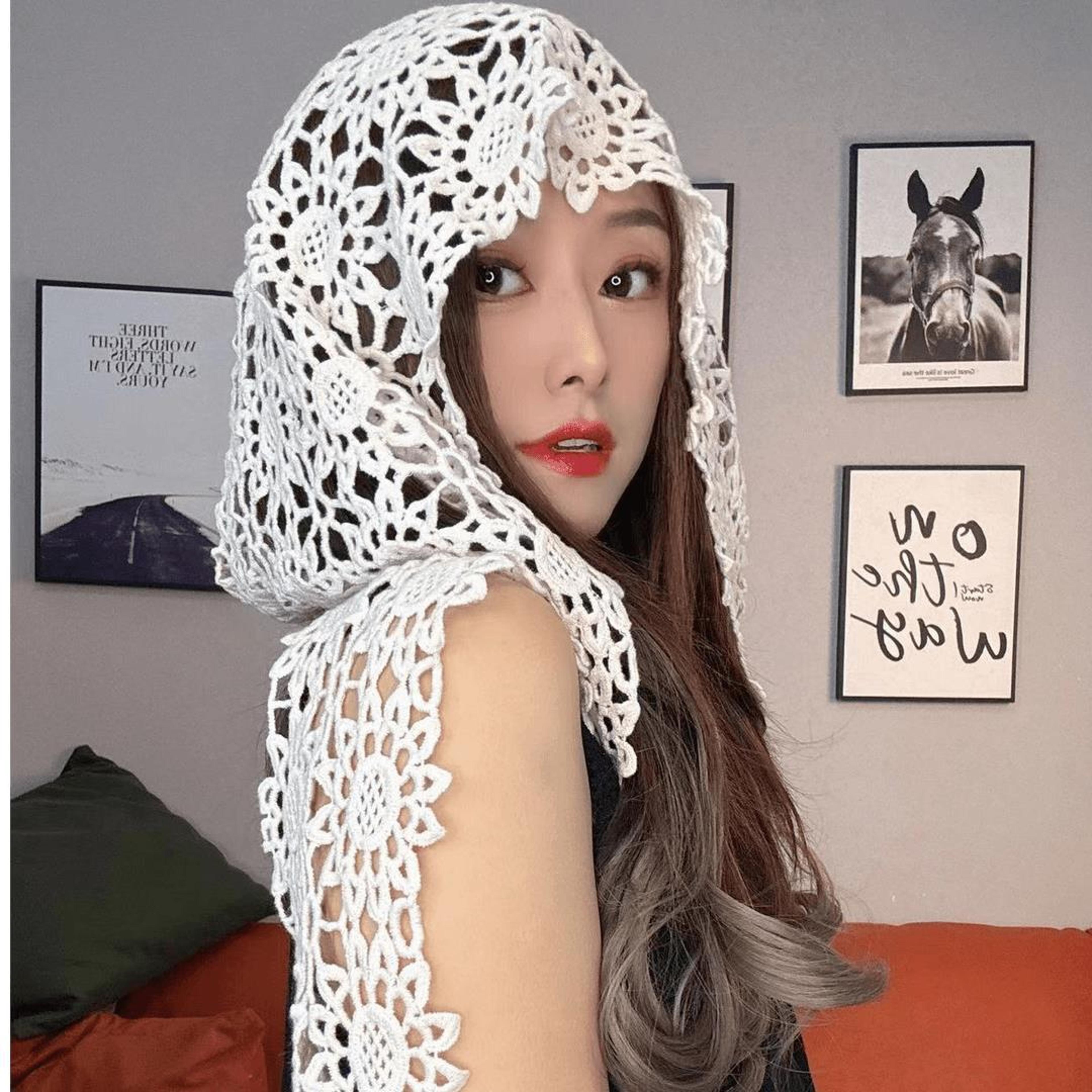 sunflower hollow out triangle scarf and one-piece hat shawl