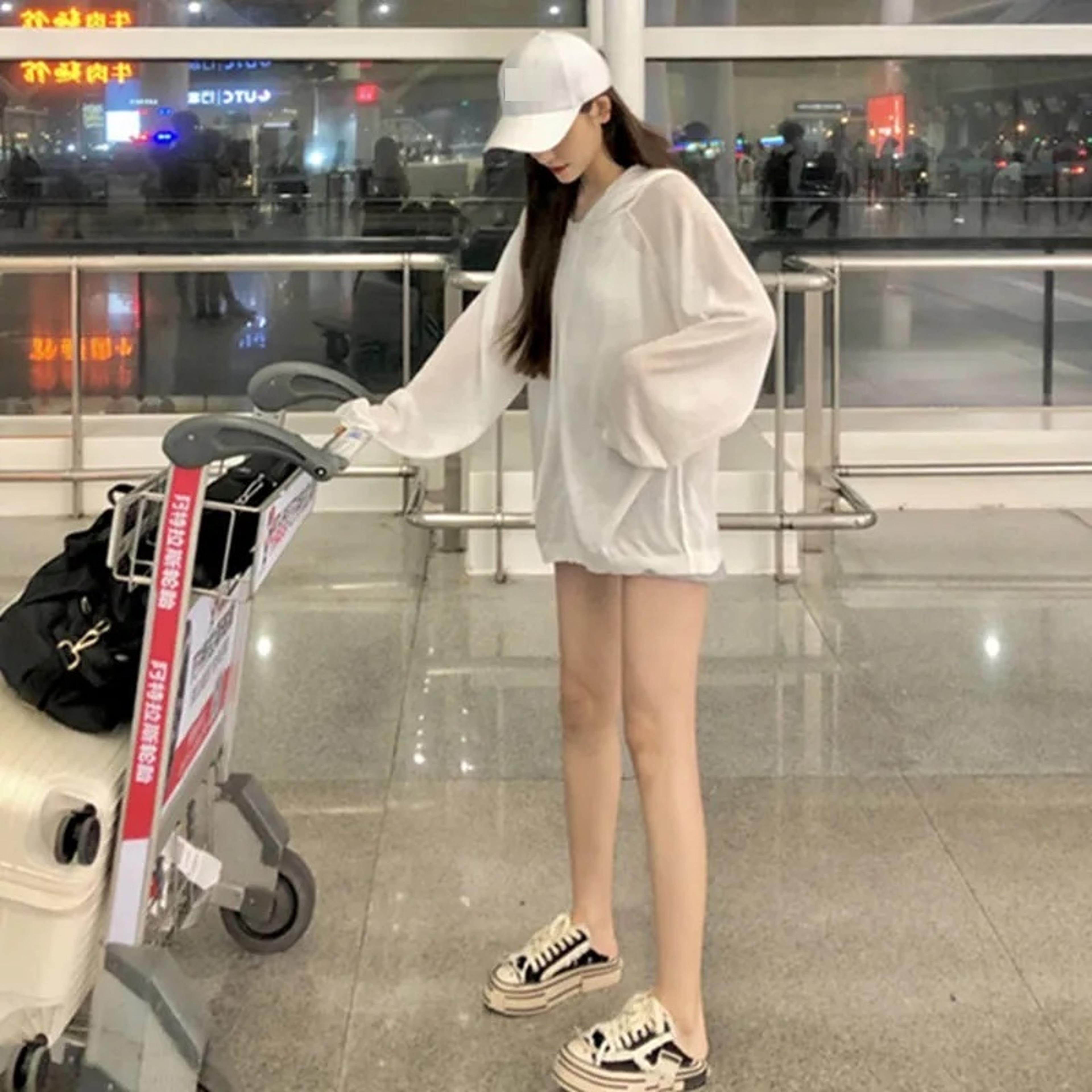 ultra-lightweight hooded sun protection jacket for women