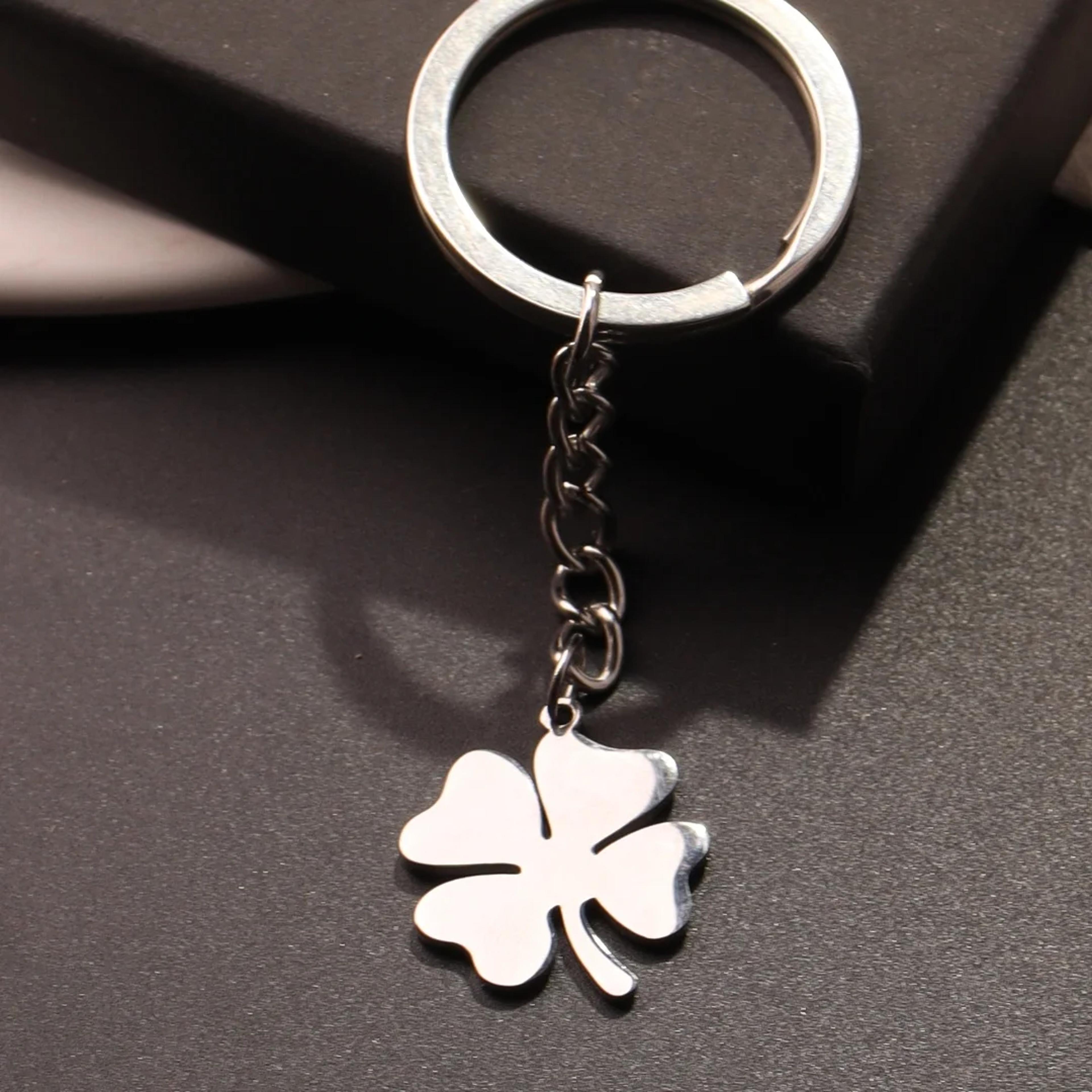 stainless steel clover keychain silver fashion car key pendant for women and men