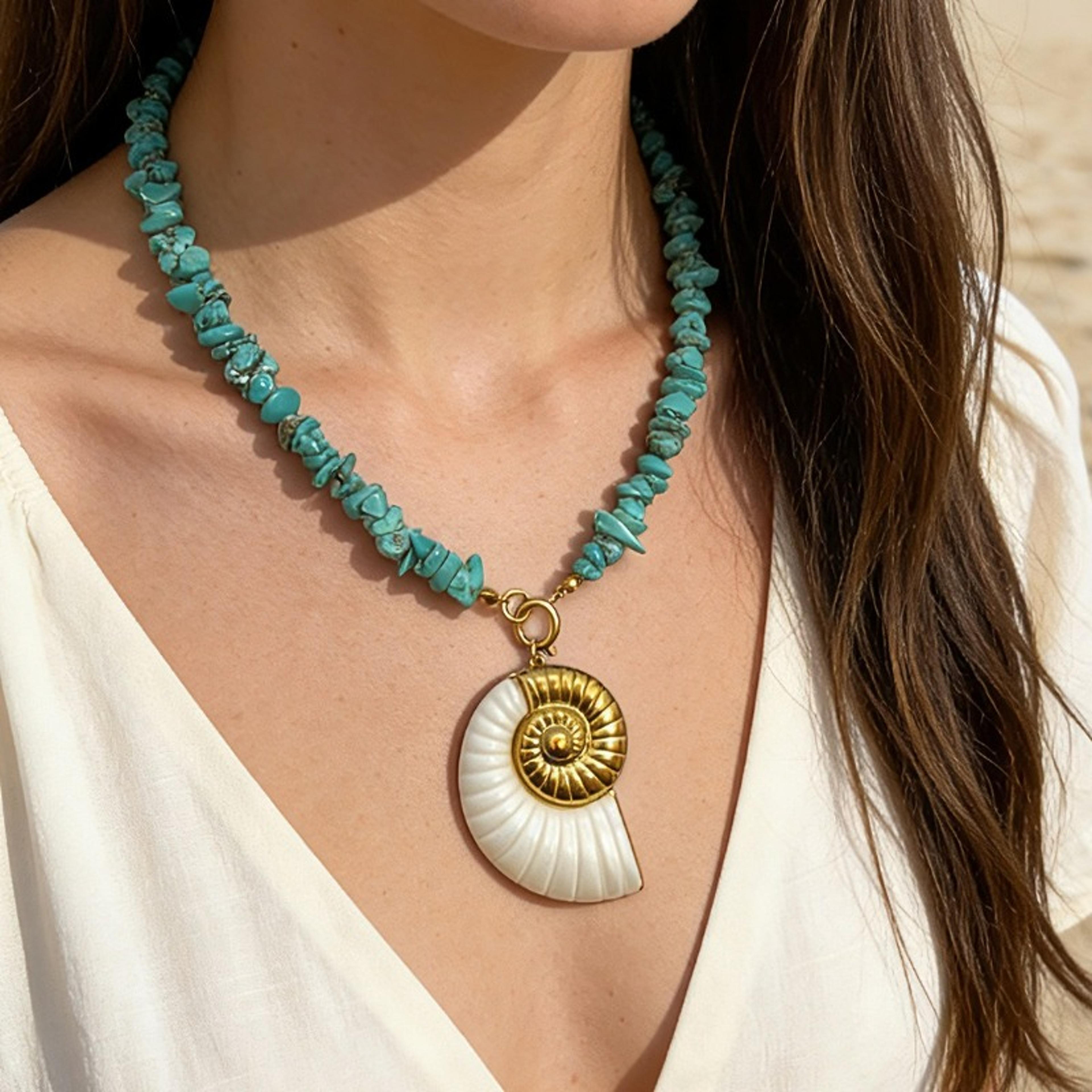 waterproof stainless steel conch pendant necklace for beach vacation