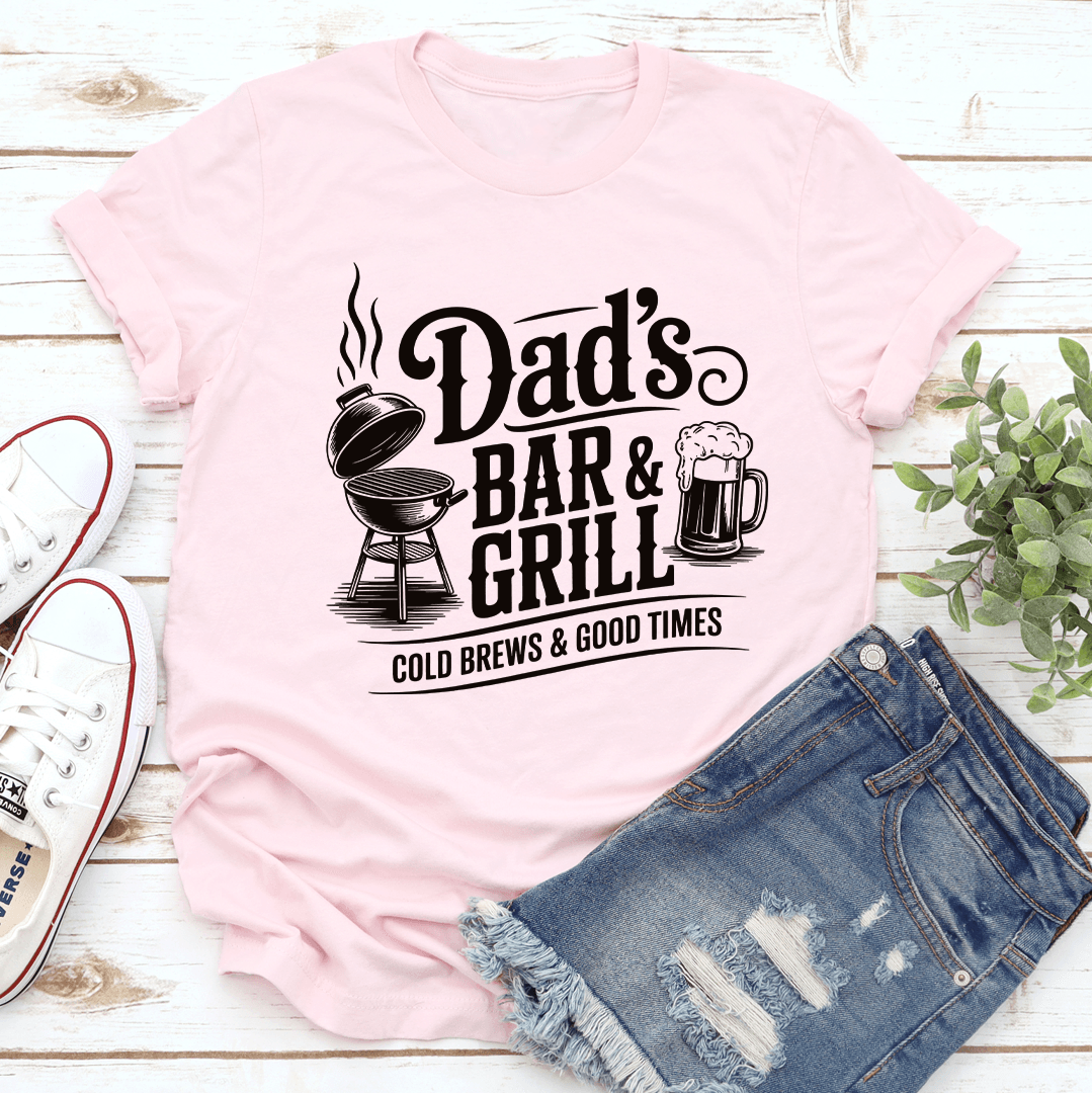 dad's bar & grill tee