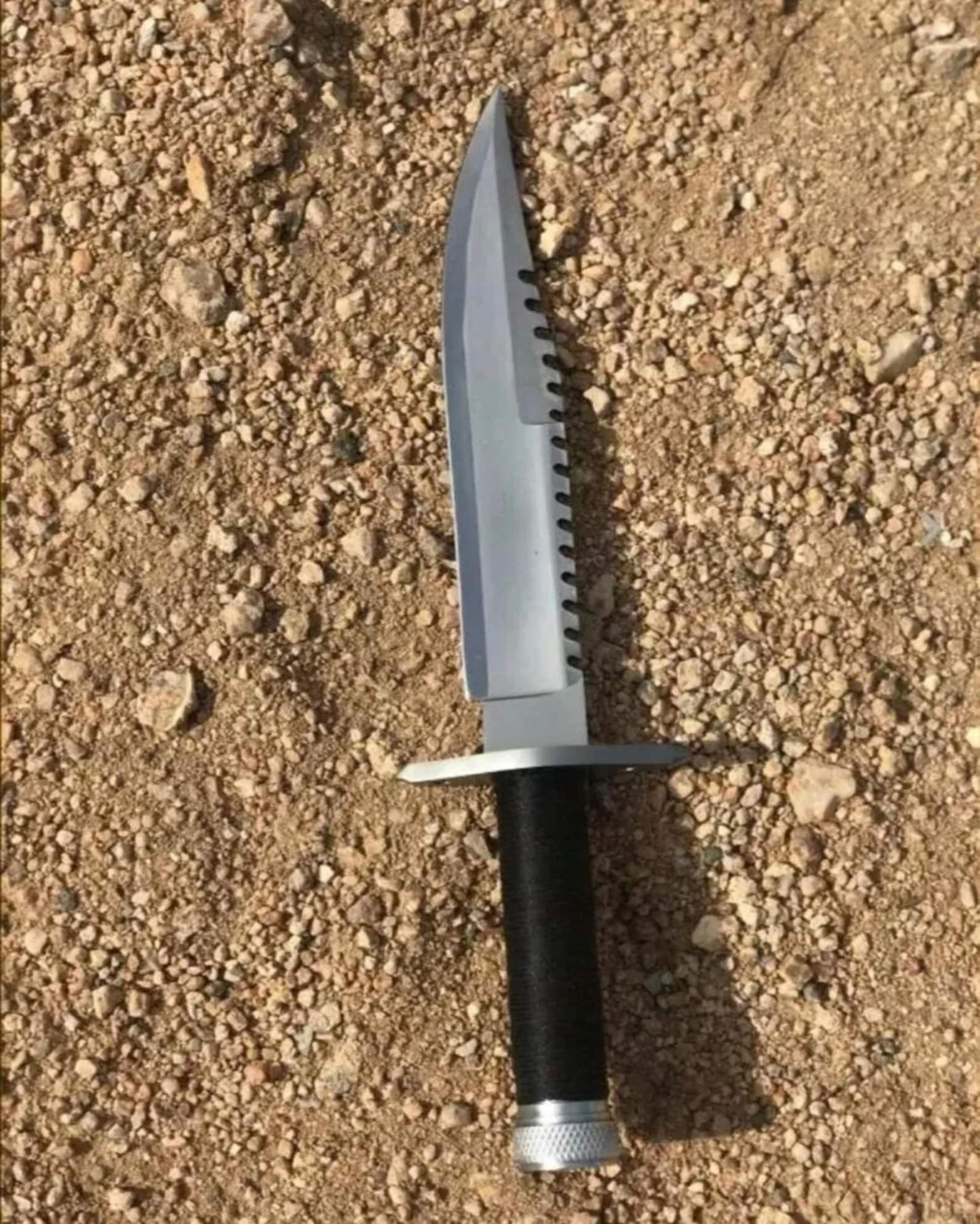 handmade d2 tool steel outdoor knife with collector display appeal