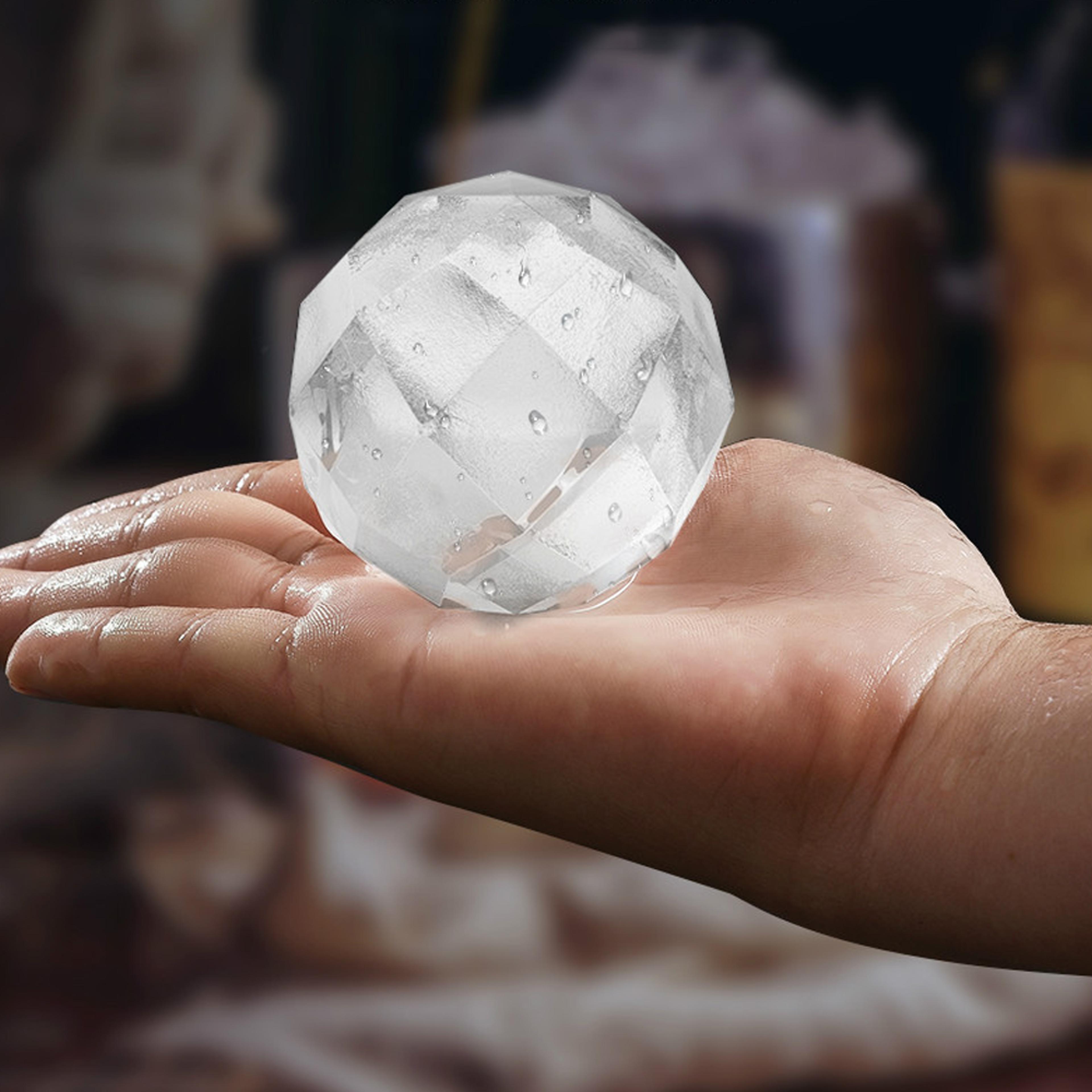 4holeiceballmakeicebox2.png