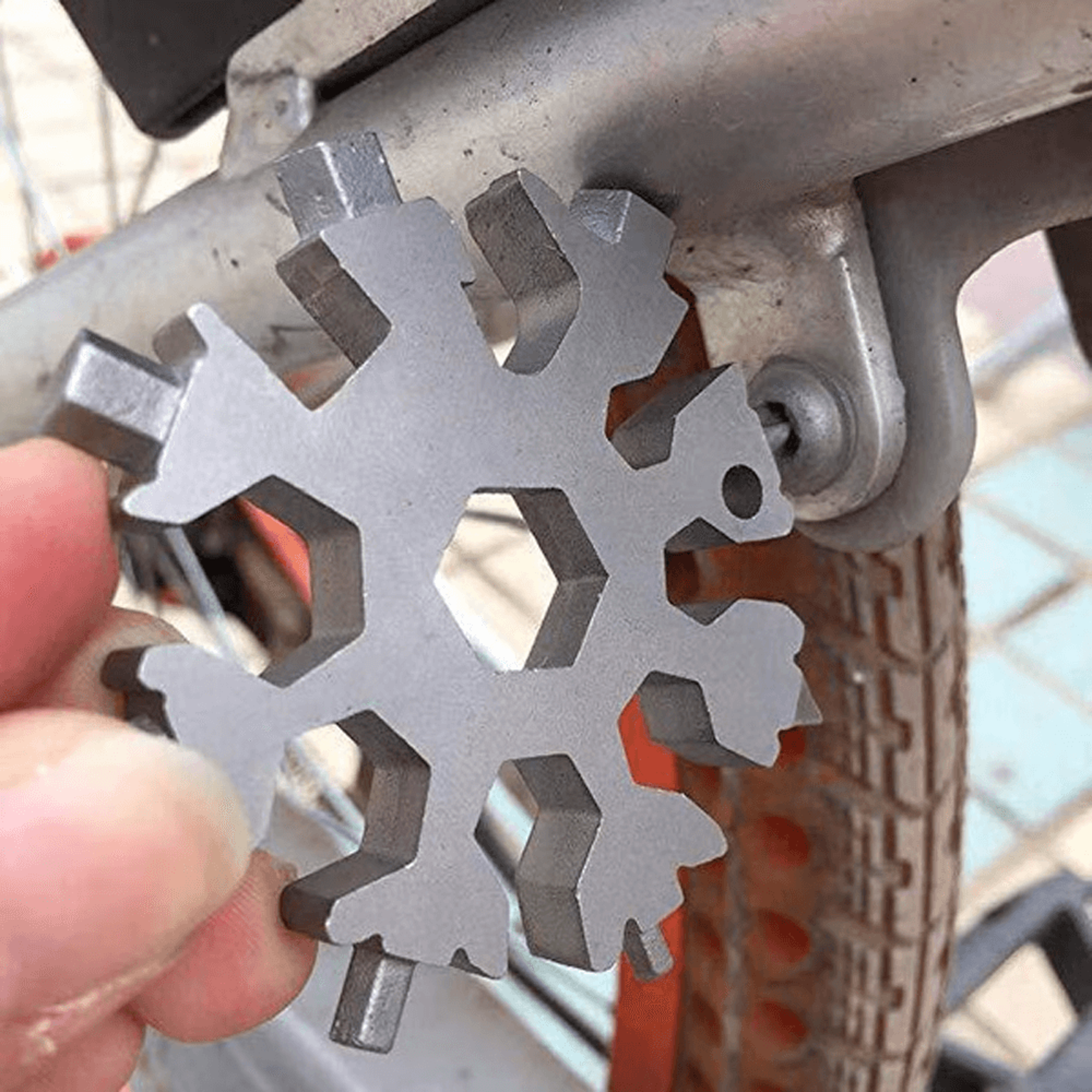 snowflake – multitool 18-in-1 stainless steel portable for outdoor adventures