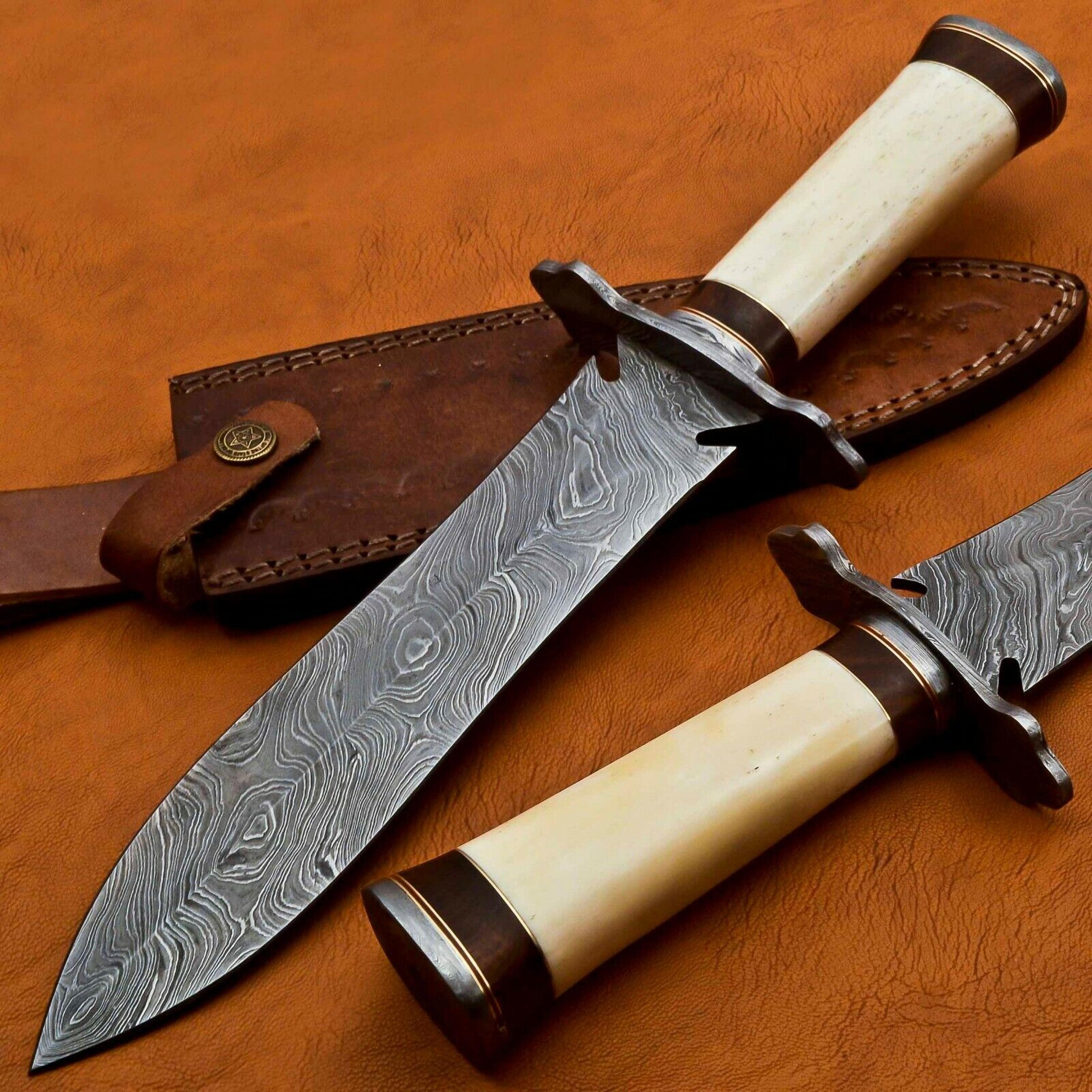 handmade damascus steel hunting/bowie /dagger knives handle camel bone