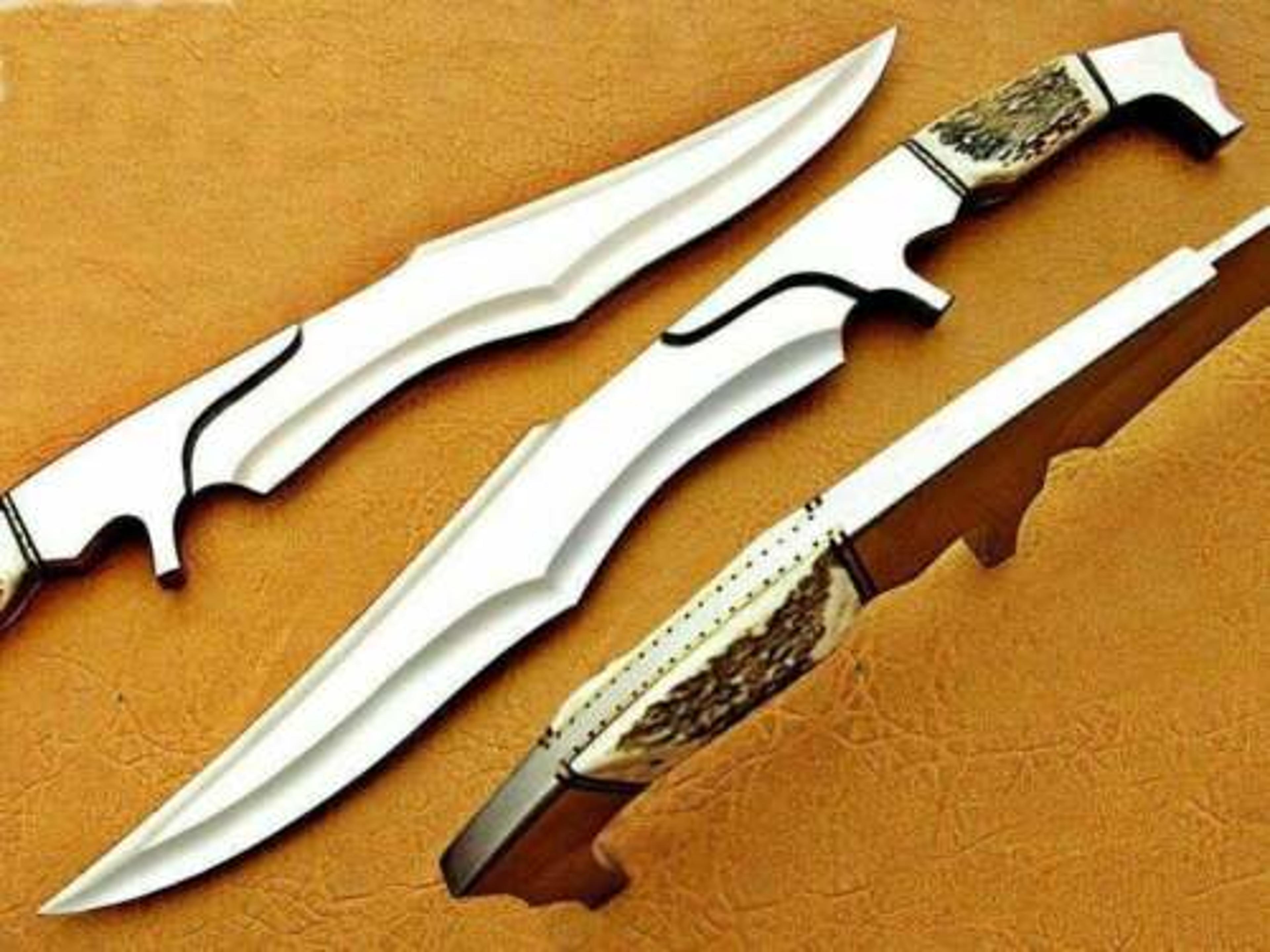 custom handmade d2 steel sexy style bowie hunting knife with leather sheath.