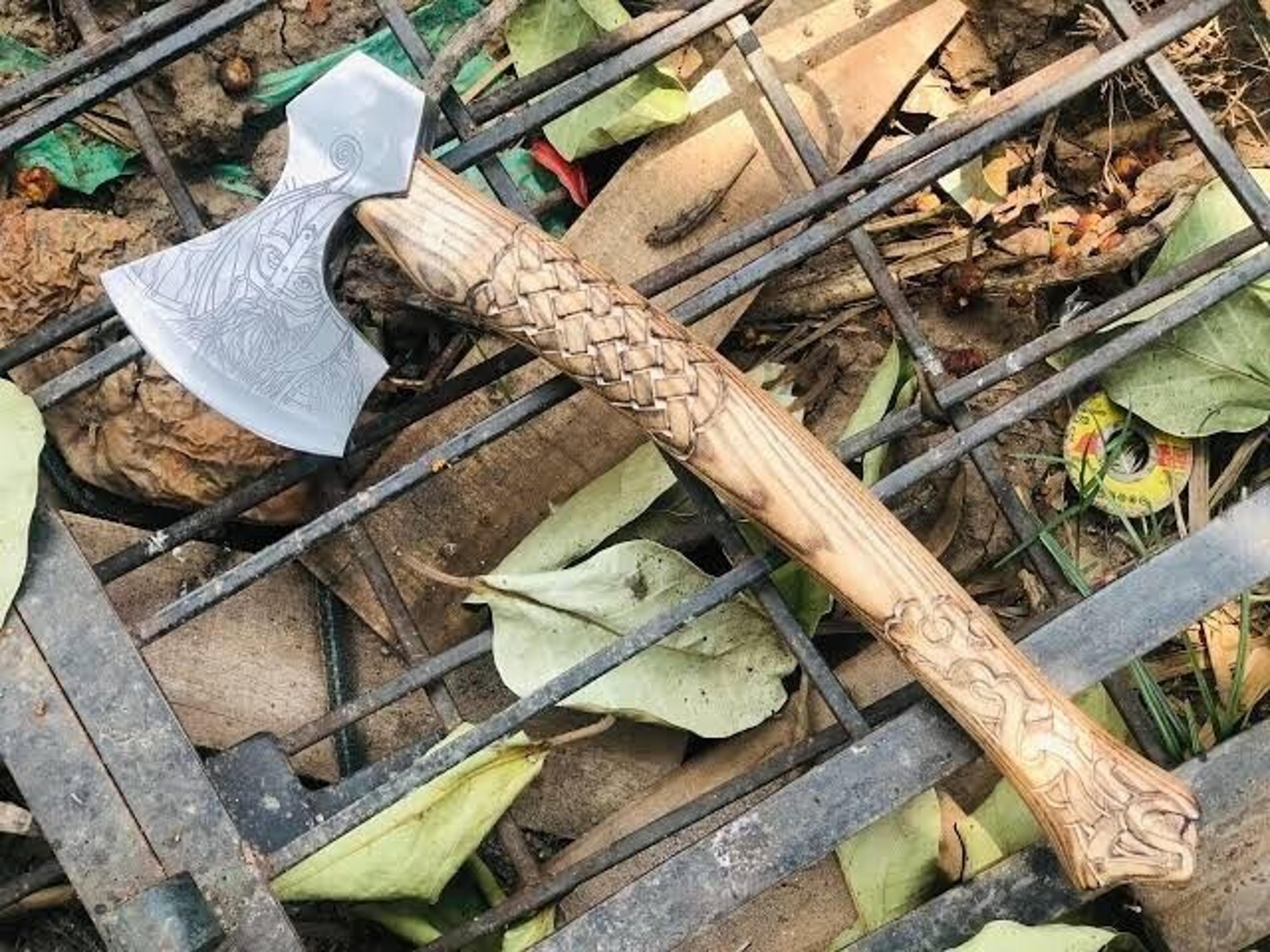 hand-forged carbon steel axe |acid-etched head with cutting edge & hand-engraved ash wood handle | premium viking axe