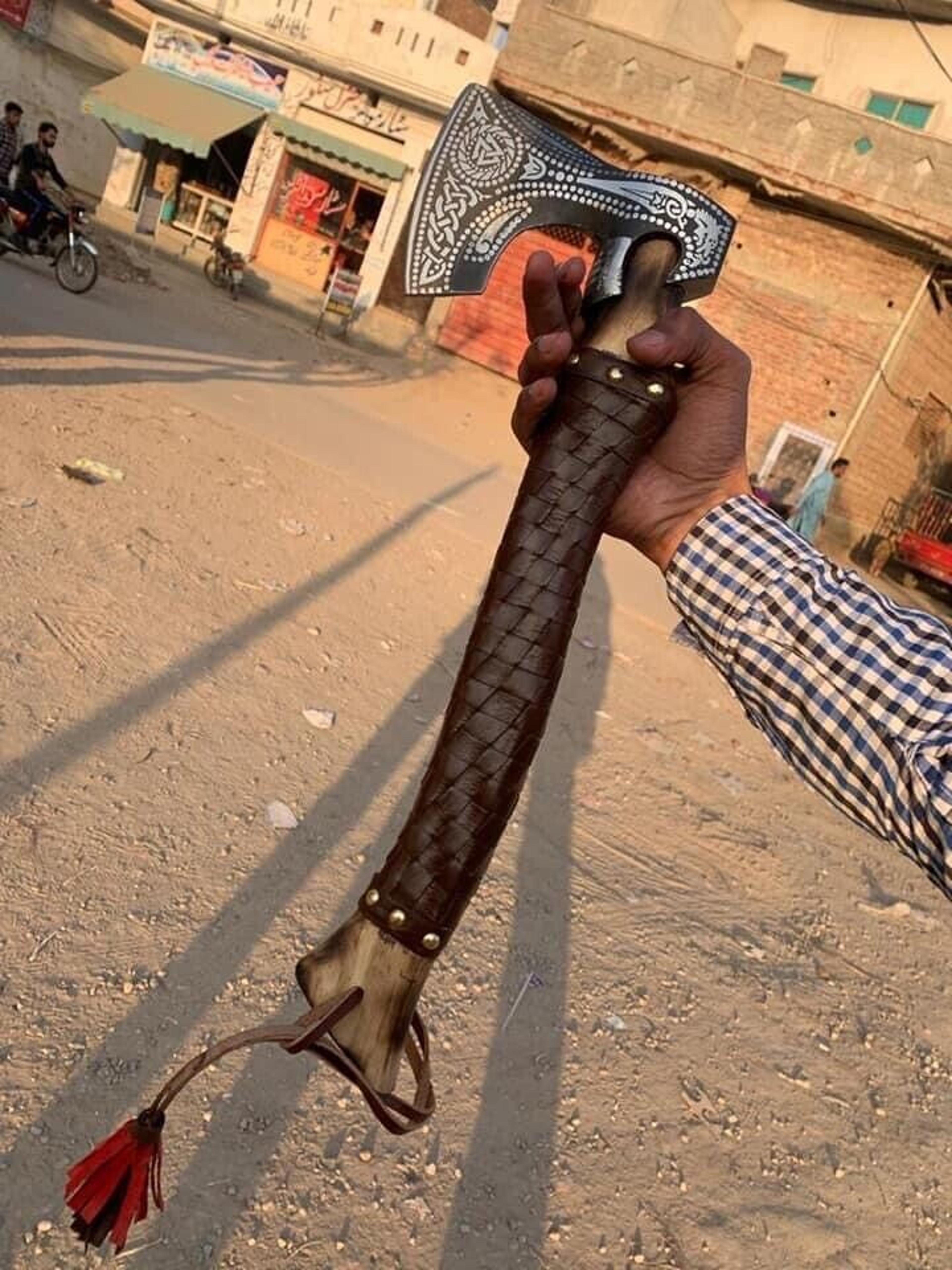 hand-forged fire pattern viking axe | 22 high carbon steel blade with leather-wrapped wooden handle