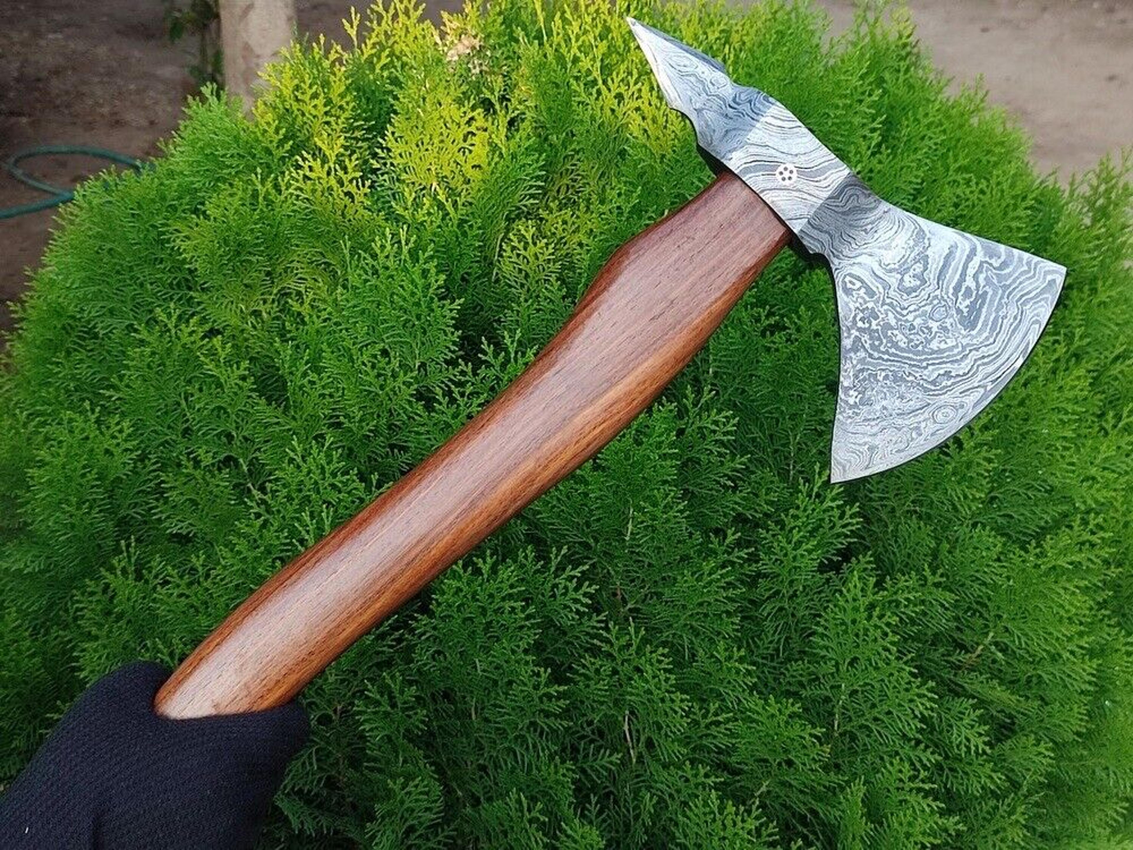 hand-forged damascus steel tomahawk axe | 17" integral hatchet with 6" blade & walnut wood handle
