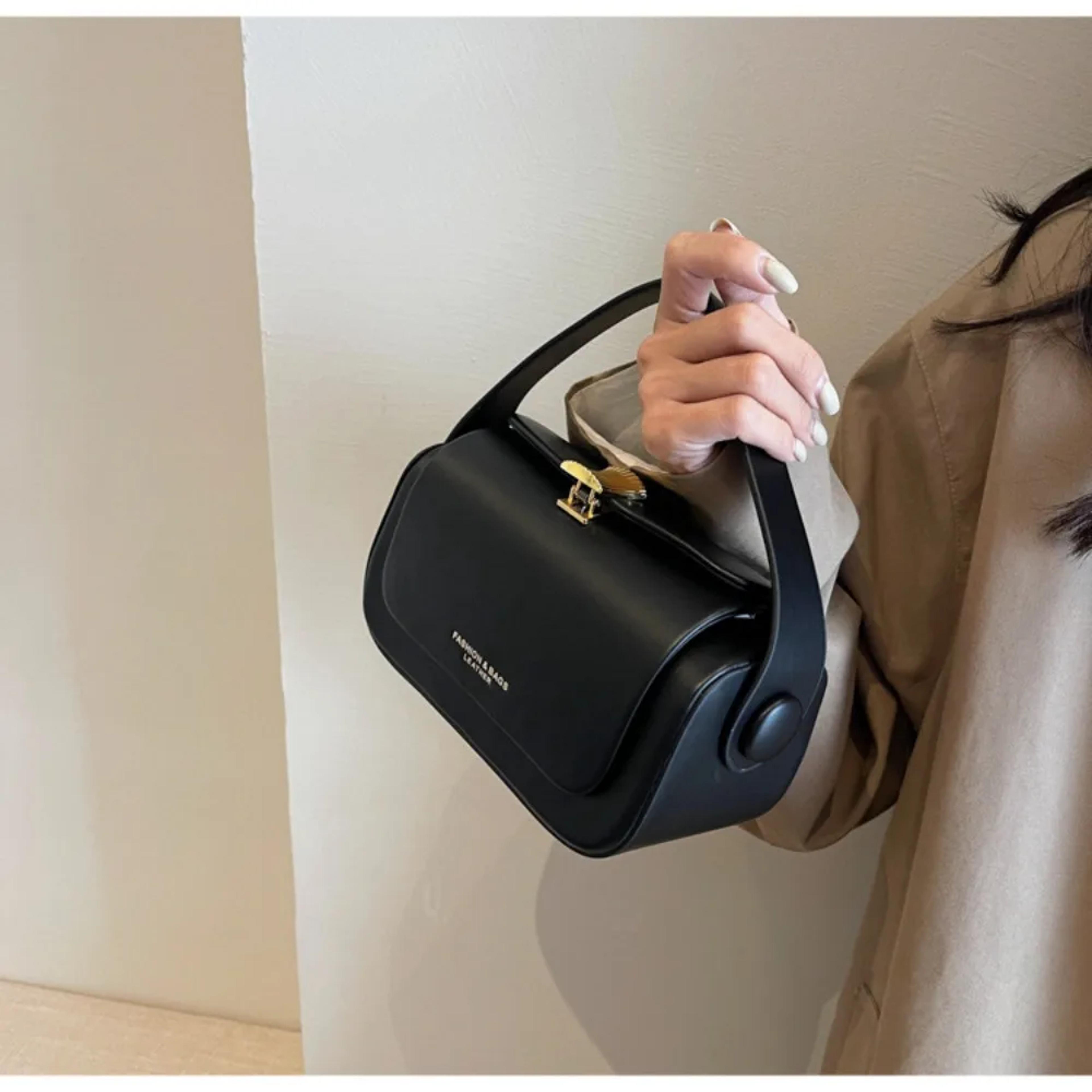 classic black leather shoulder bag for women stylish retro crossbody with large capacity and textured flap design