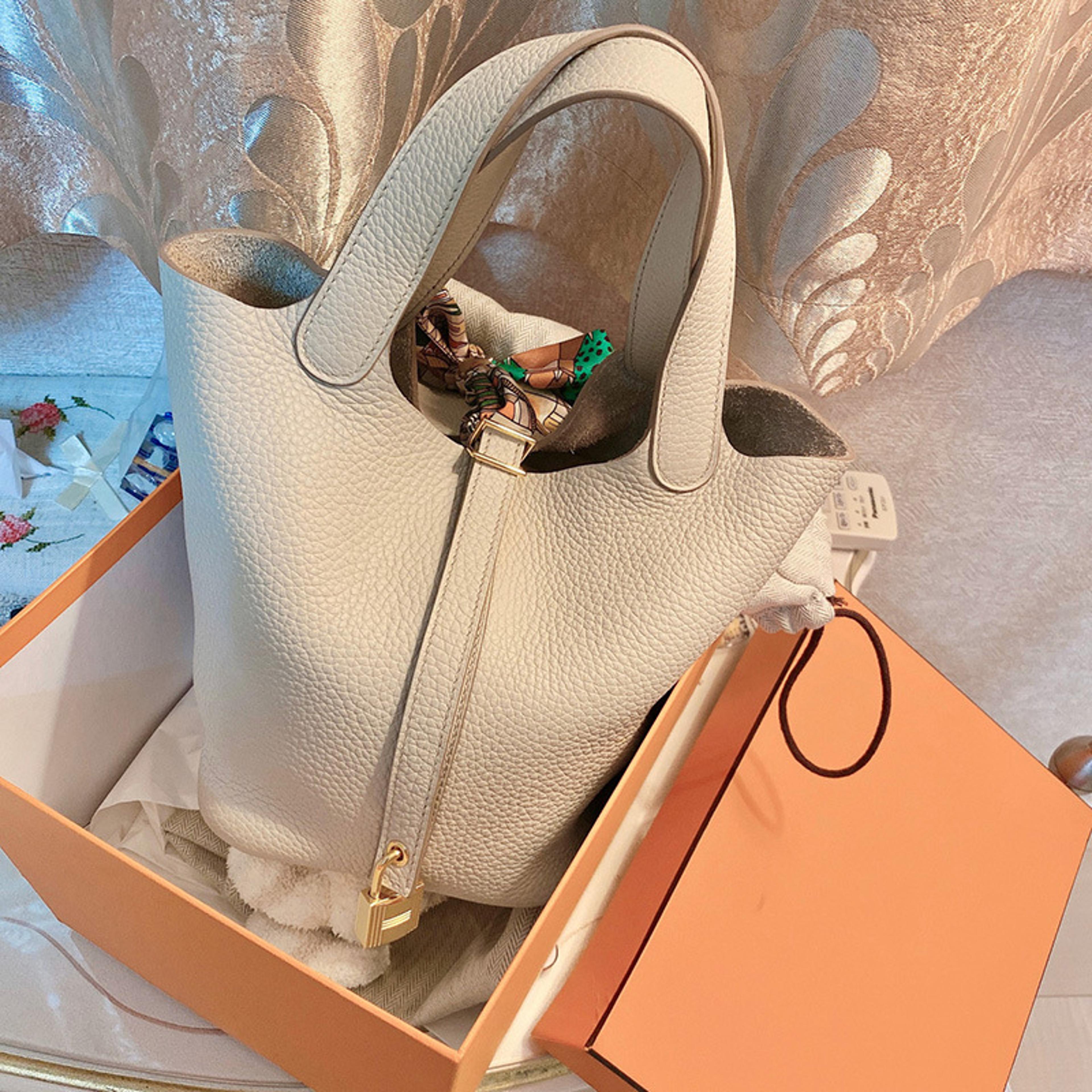 stylish handbag unique bucket shopping tote with lock soft pu litchi pattern basket women bag with horse scarves