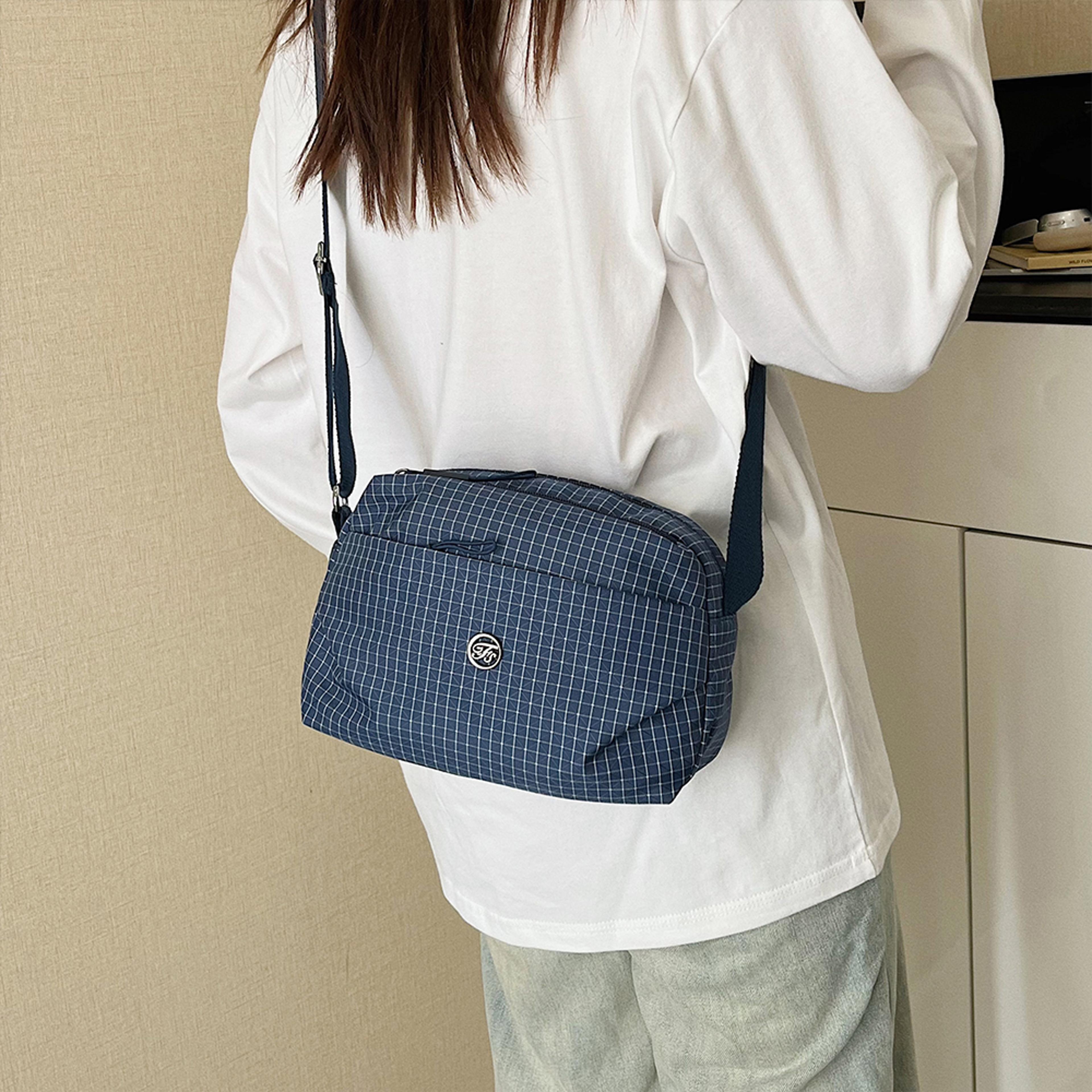 nylon crossbody bag casual lightweight & versatile sports shoulder bag