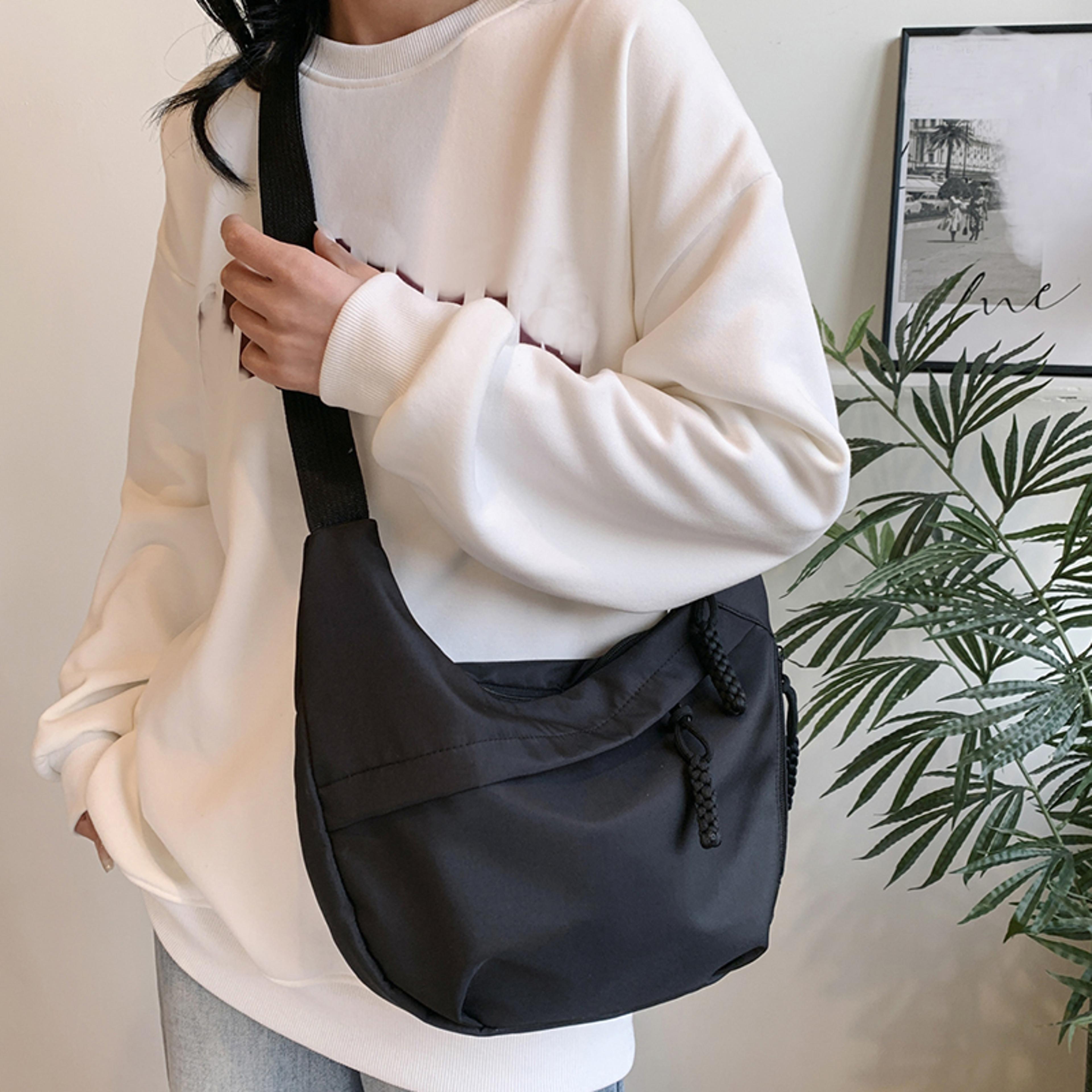 trendy cross body phone bag lightweight mini shoulder bag for casual street style