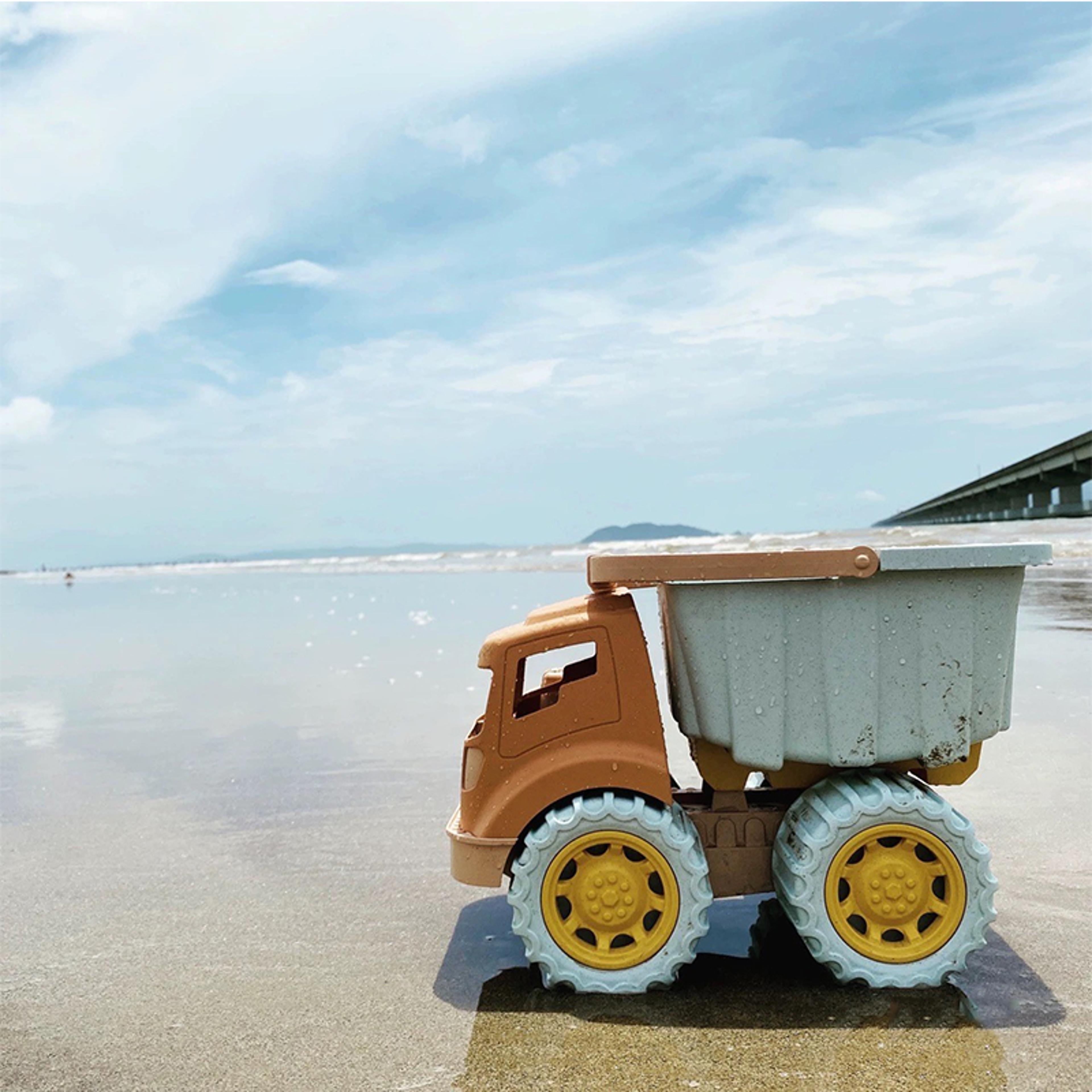 beach toy car dump truck reversible engineering truck for sand play simulates a dump truck for kids