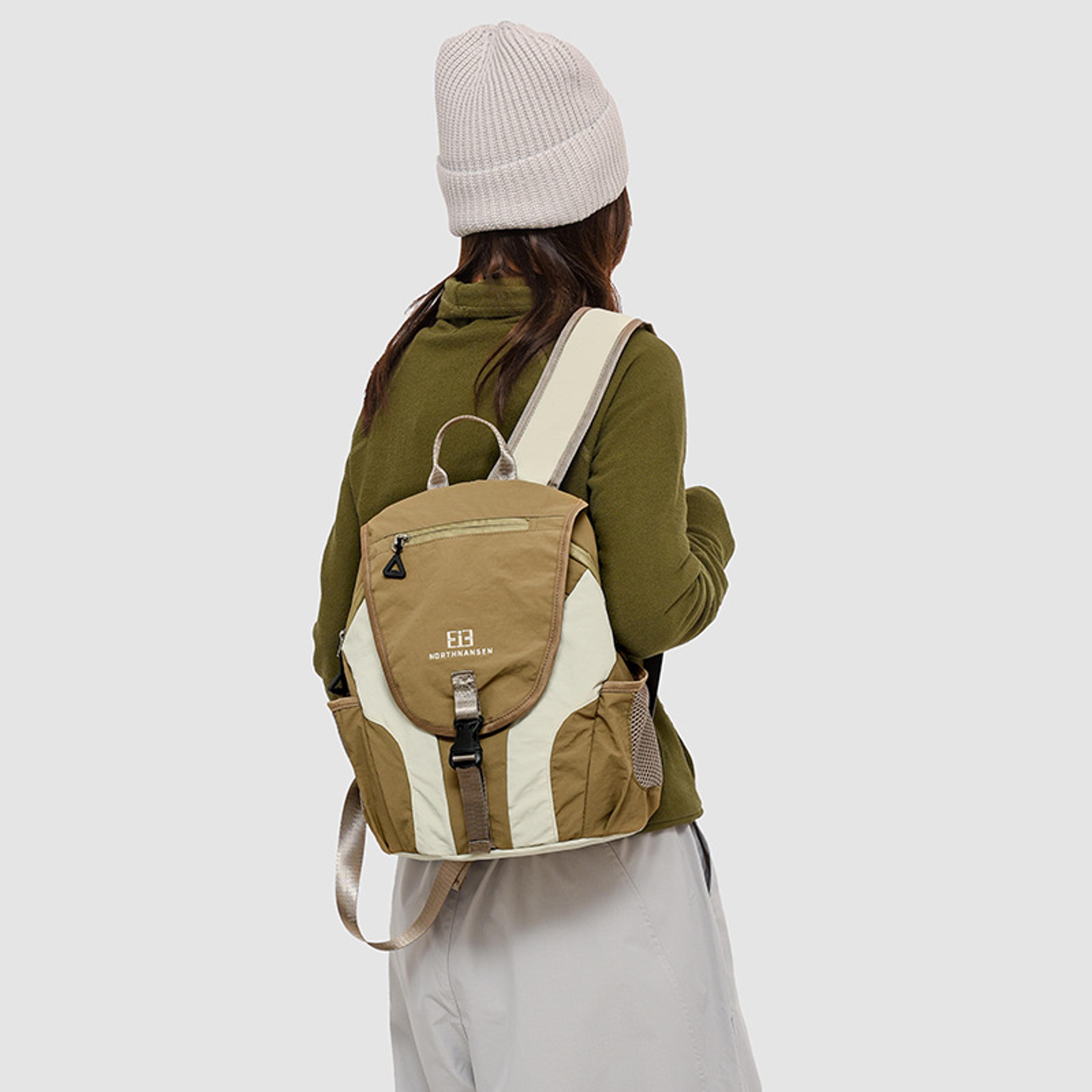 color block lightweight daypack with mesh side pockets for hiking travel and everyday use