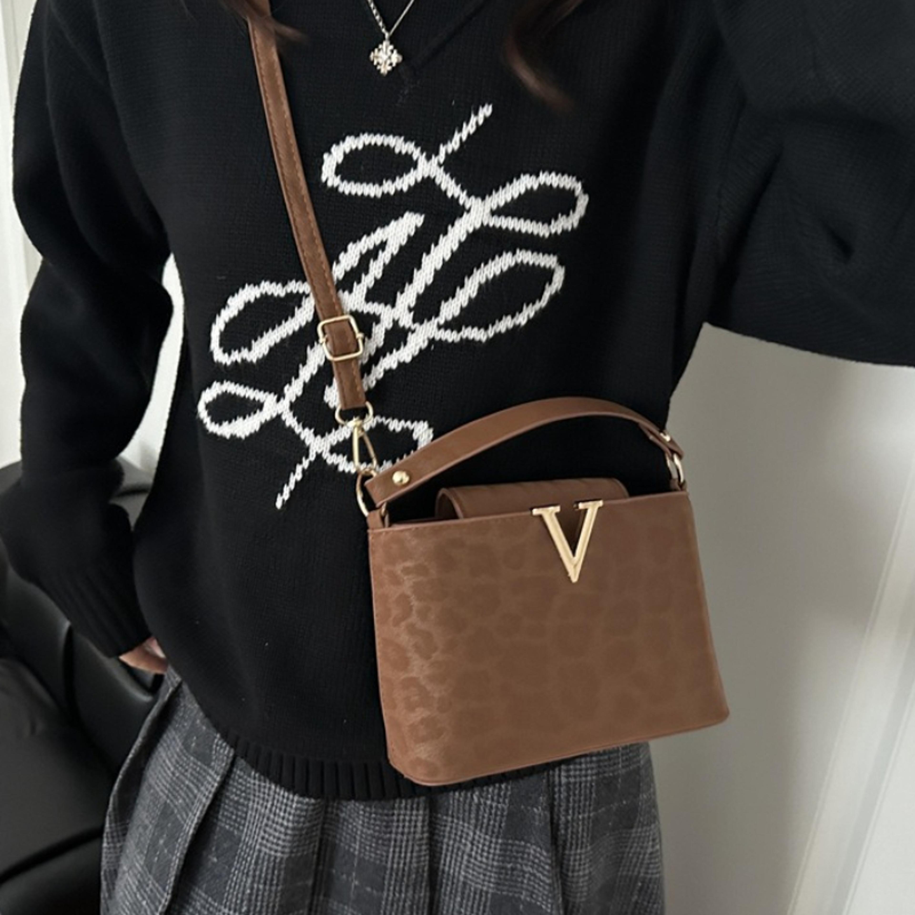 leopard print bucket bag for women with detachable crossbody strap