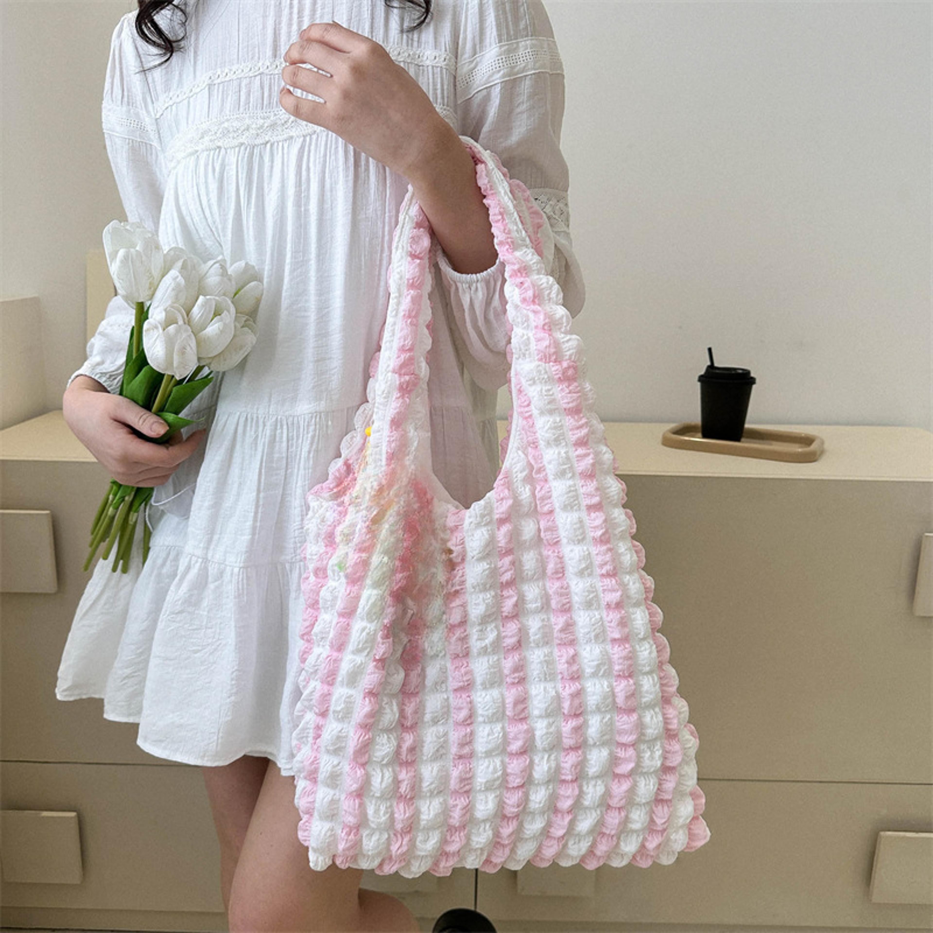 bubble waffle large capacity tote bag with soft wide shoulder strap