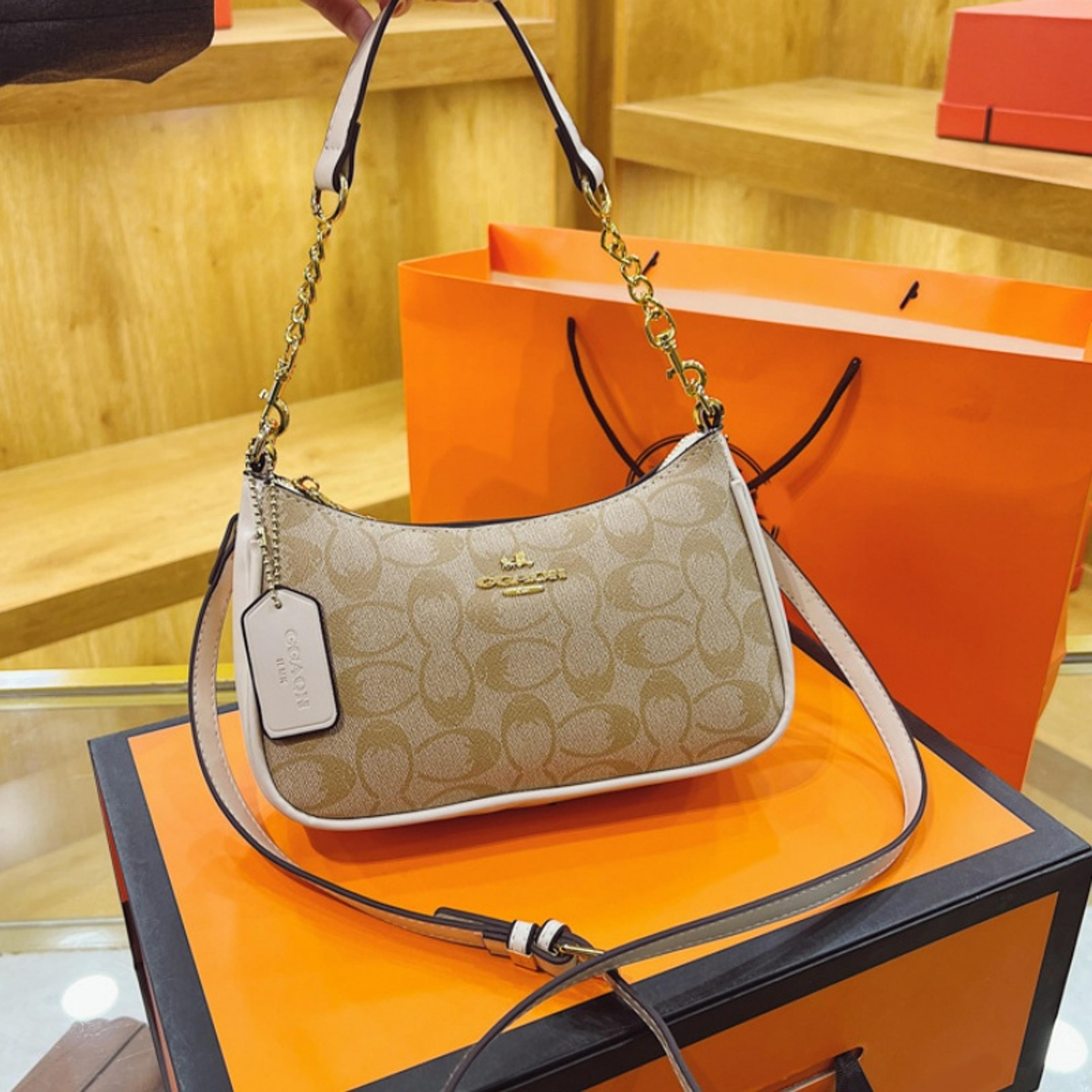vintage womens underarm shoulder bag elegant crossbody handbag for everyday style