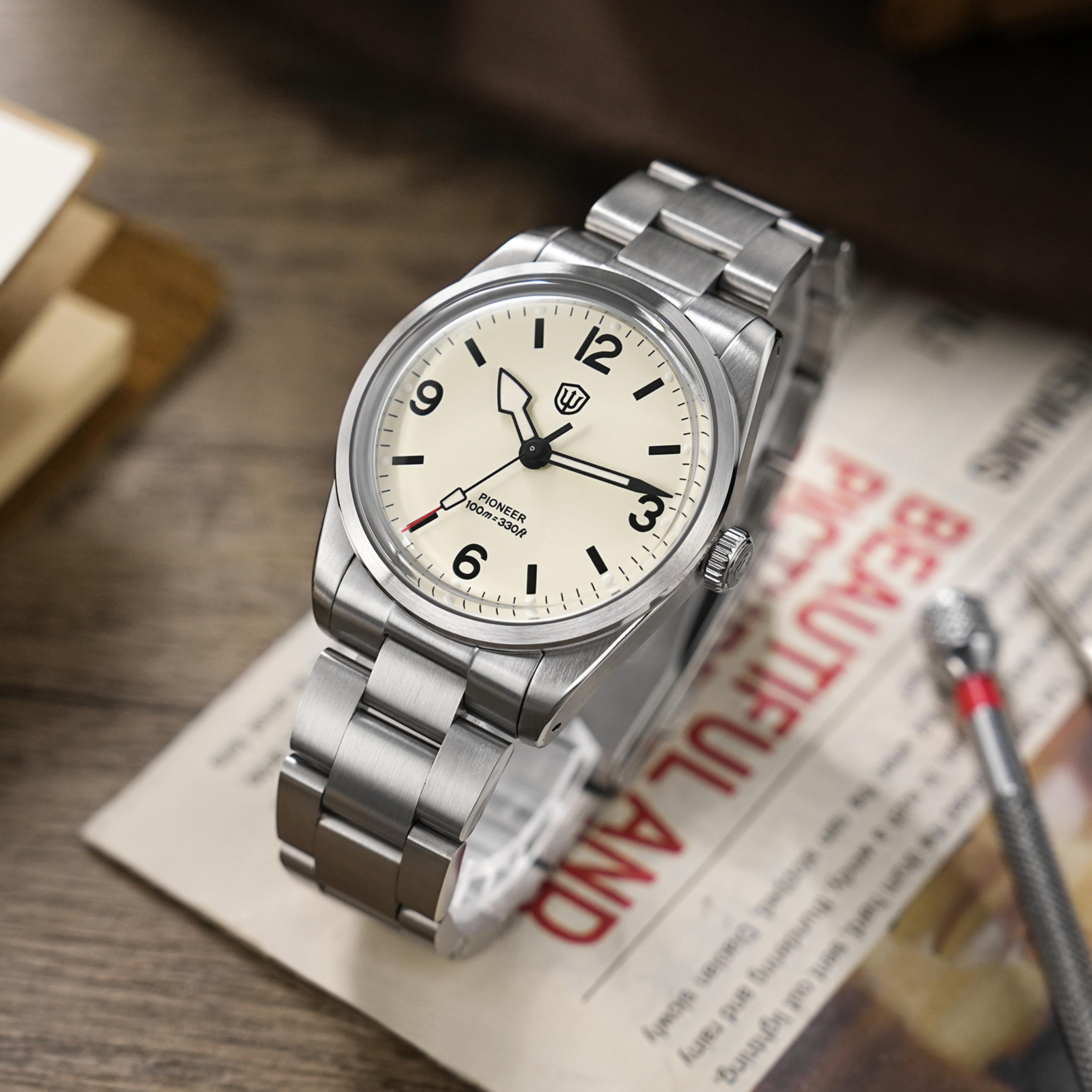 vintage quartz watch sweep seconds sapphire crystal waterproof steel wristwatch