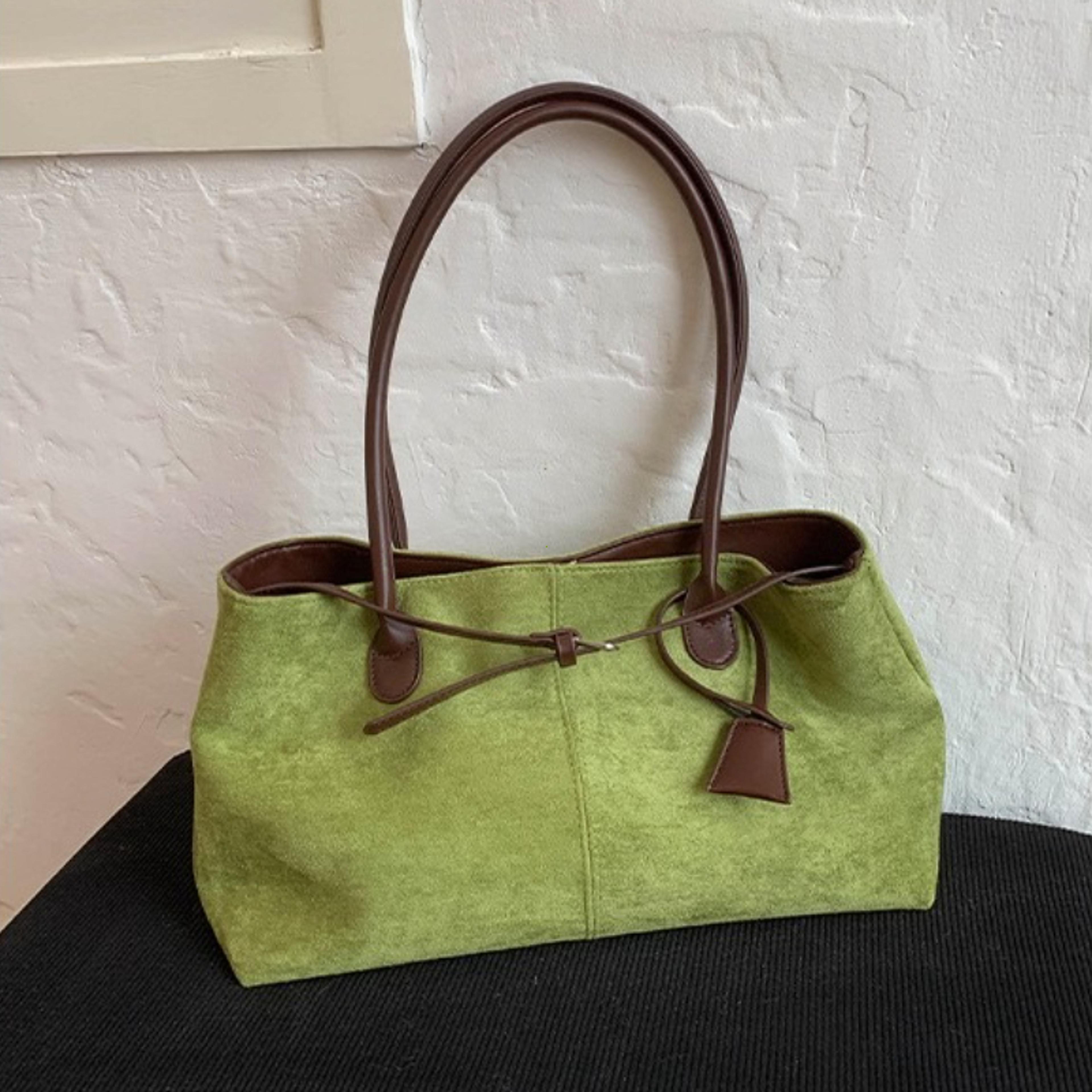 pu leather shoulder bag with polyester lining and casual tote design
