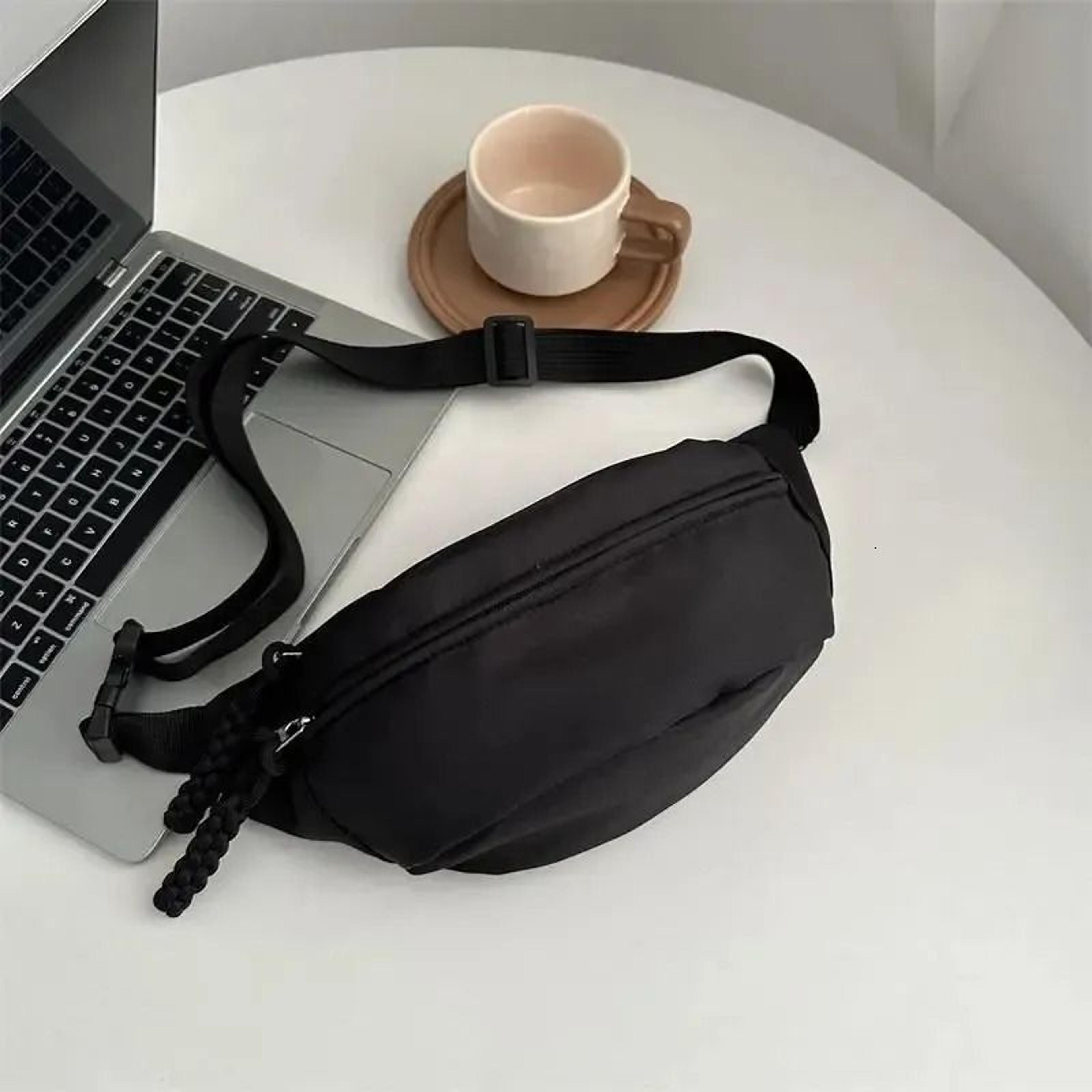 large capacity half moon crossbody bag for casual travel and everyday use