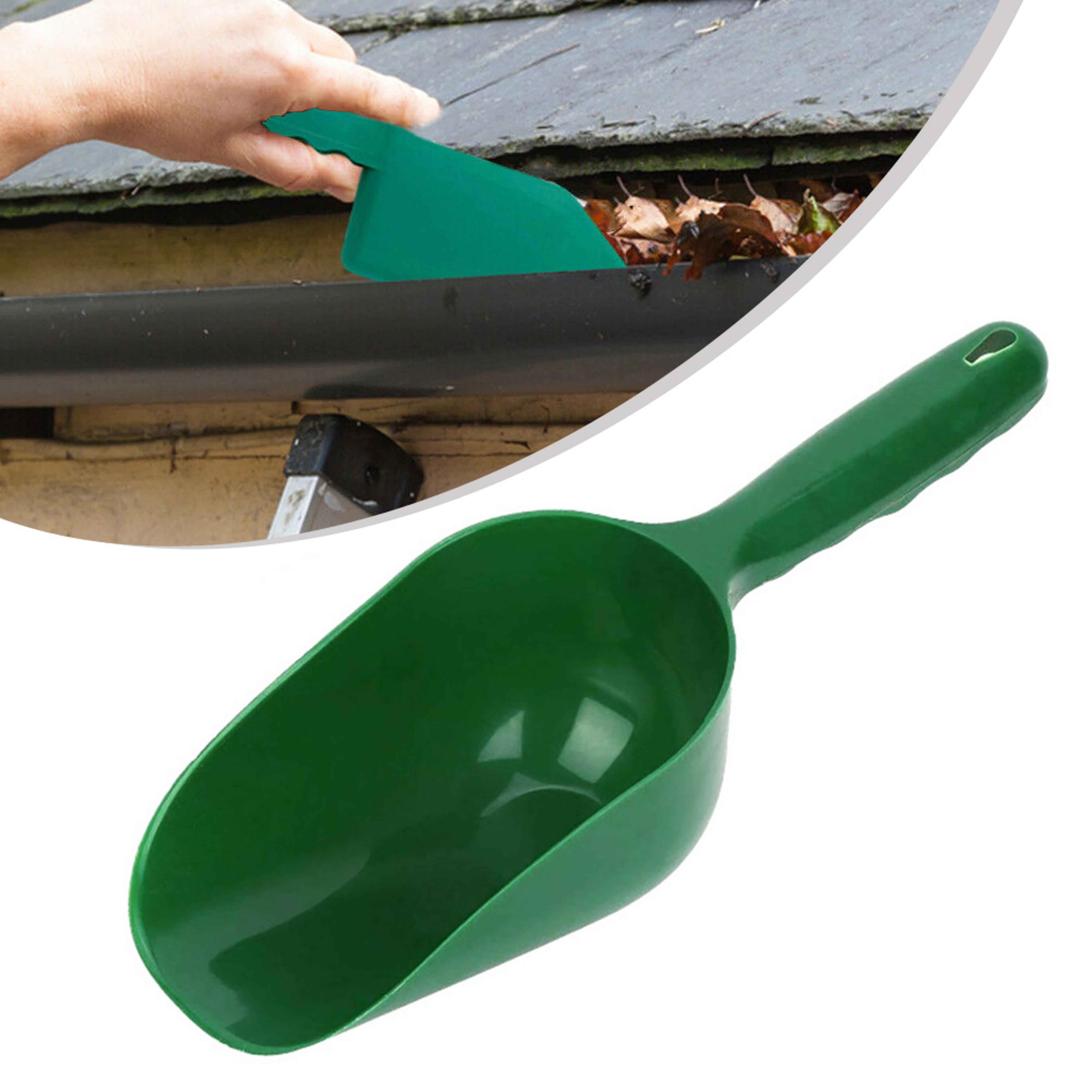 large capacity gutter cleaning tool scoop for fast leaf & roof gutter debris removal