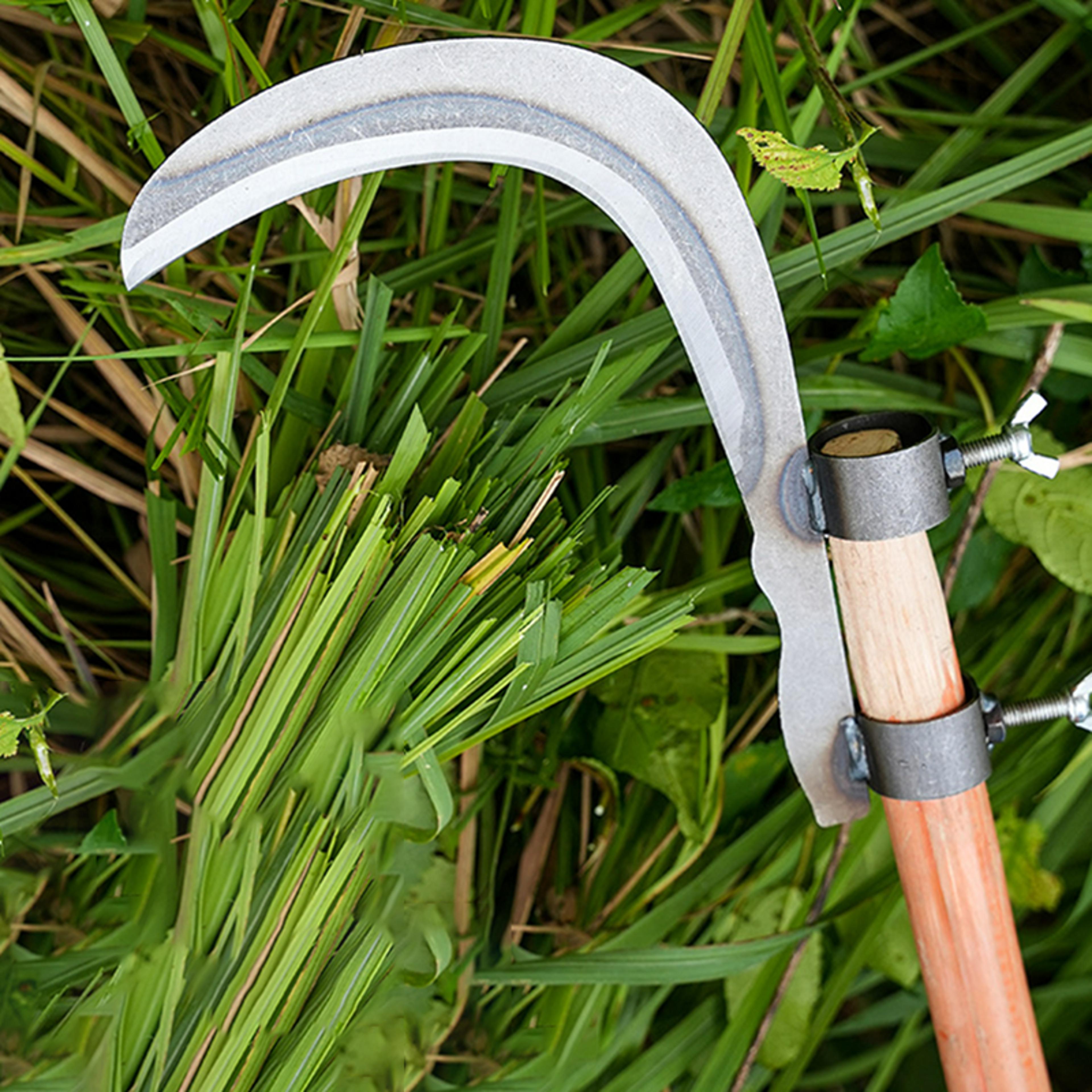 high reach pruning scythe with manganese steel blade | detachable grass cutting tool for garden & farm