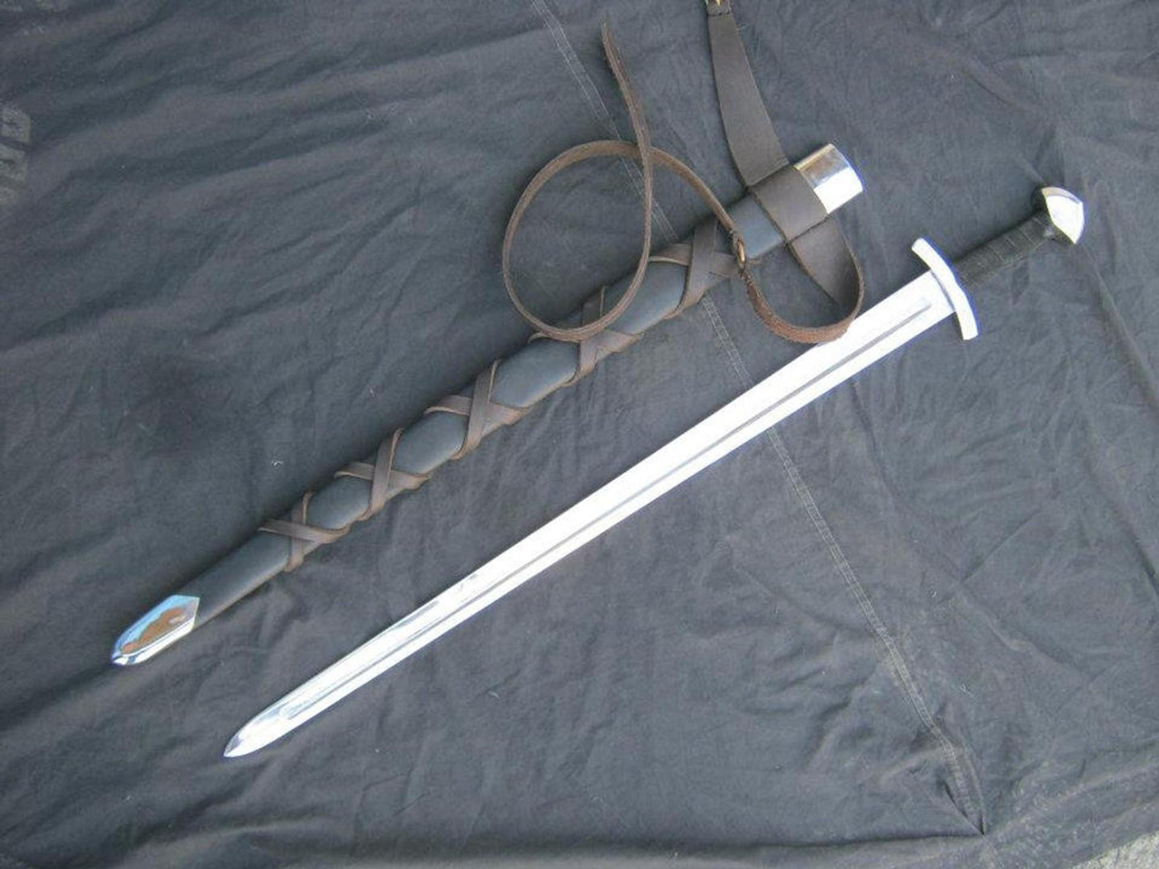classic medieval sword | carbon steel buhurt weapon | handcrafted shock-resistant battle blade
