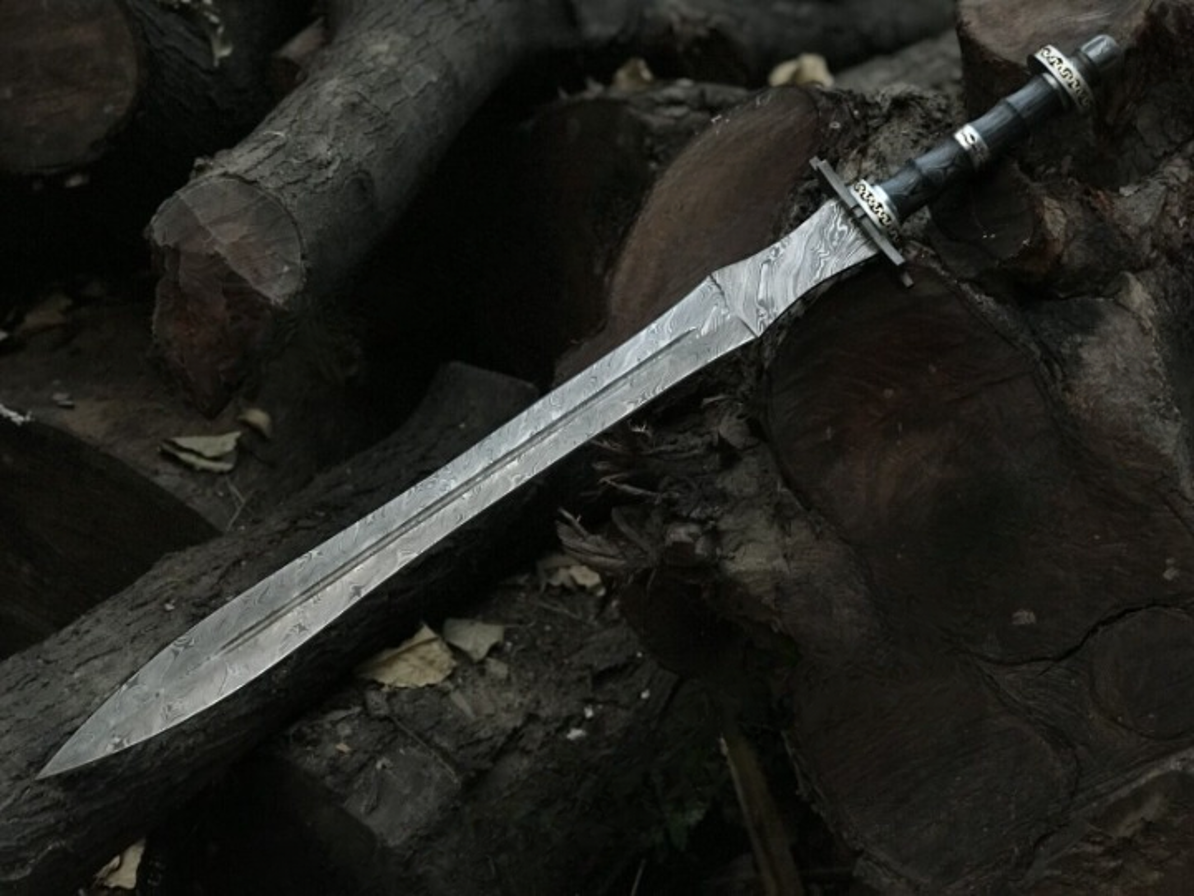 anniversary gift: viking battle-ready sword with damascus steel blade