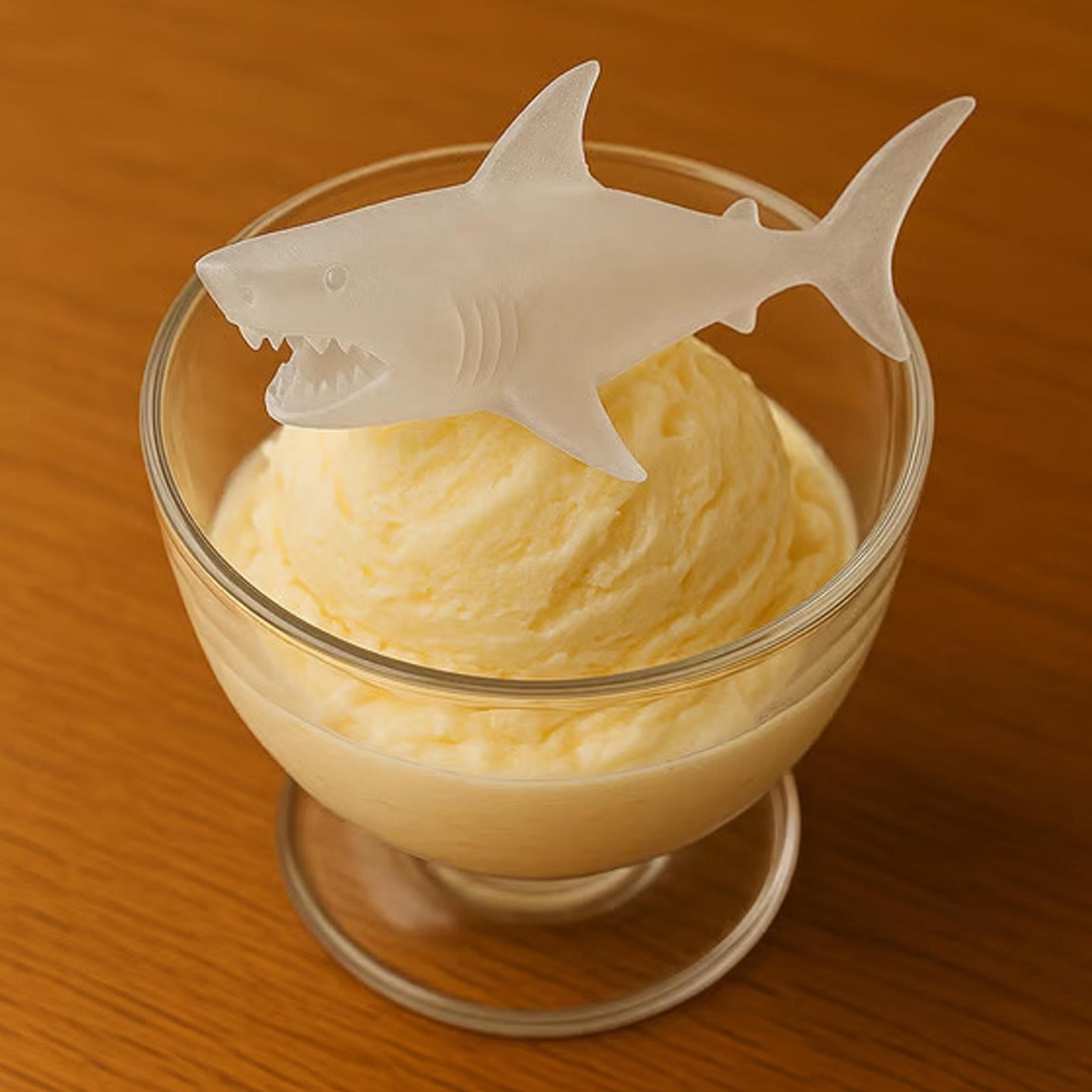 shark ice mold silicone tray 4 cavity reusable ice cube mold for drinks & parties