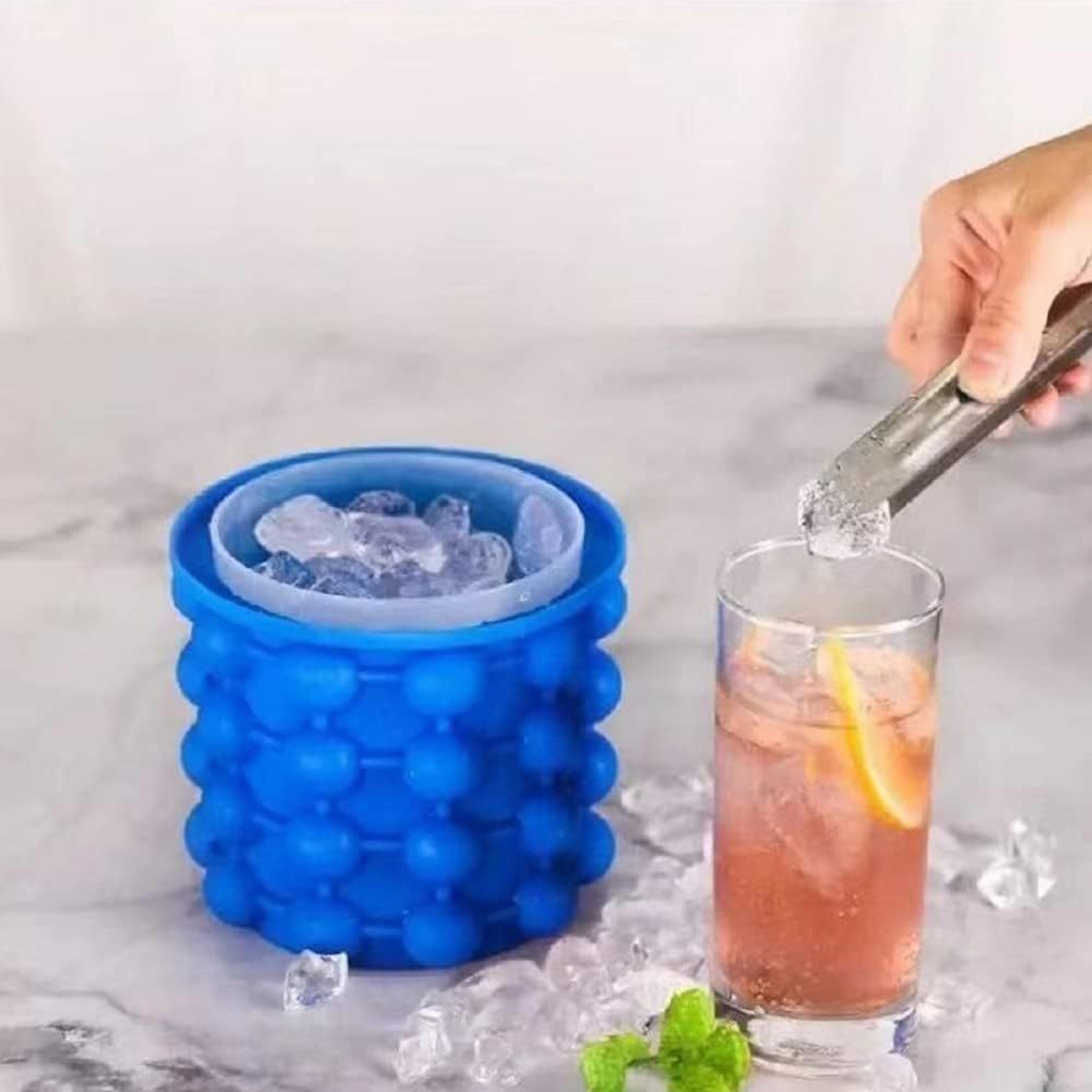 2 in 1 silicone ice cube tray & ice bucket for whiskey, cocktails and chilled drinks