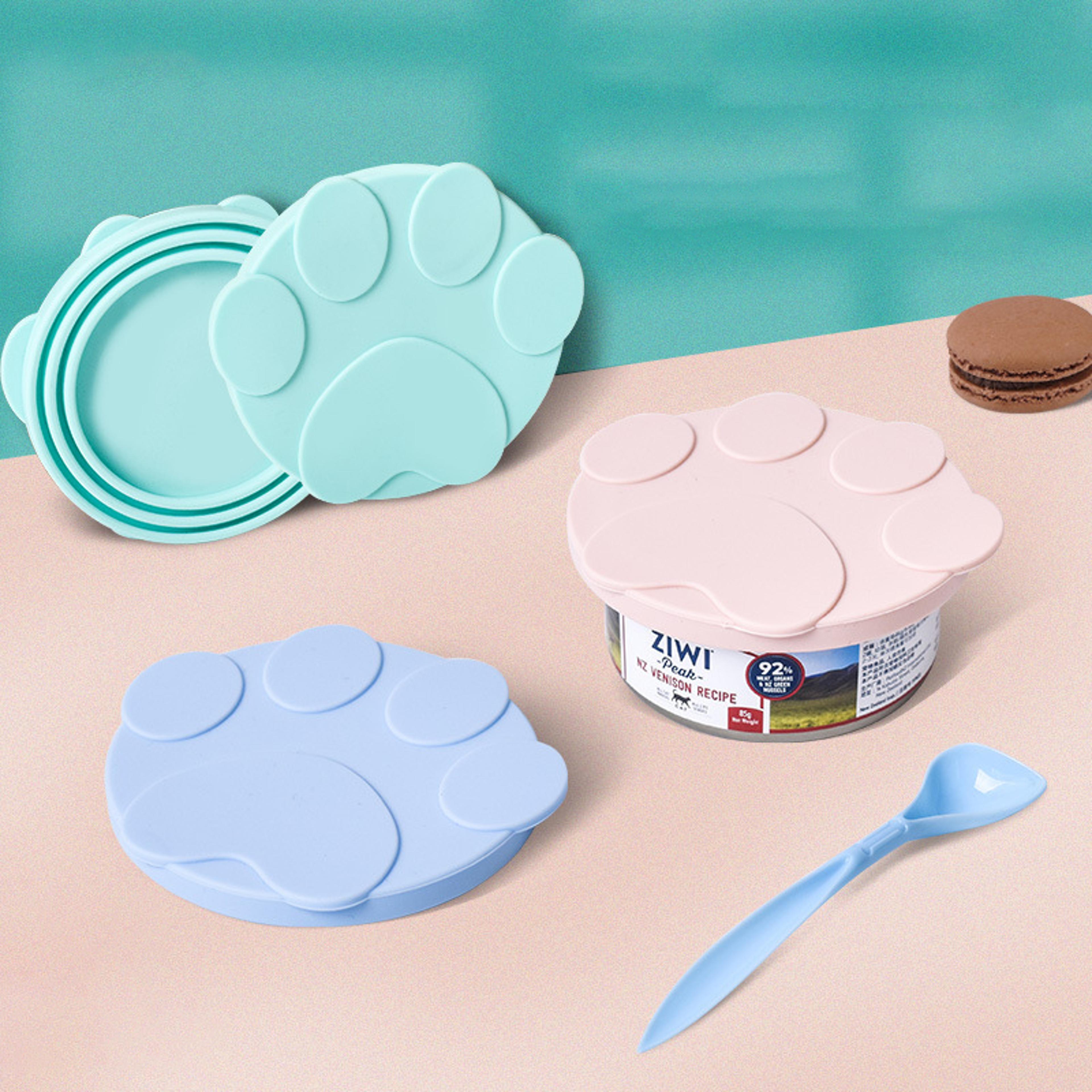 portable silicone dog & cat canned food sealer with spoon, storage cover for pet bowls
