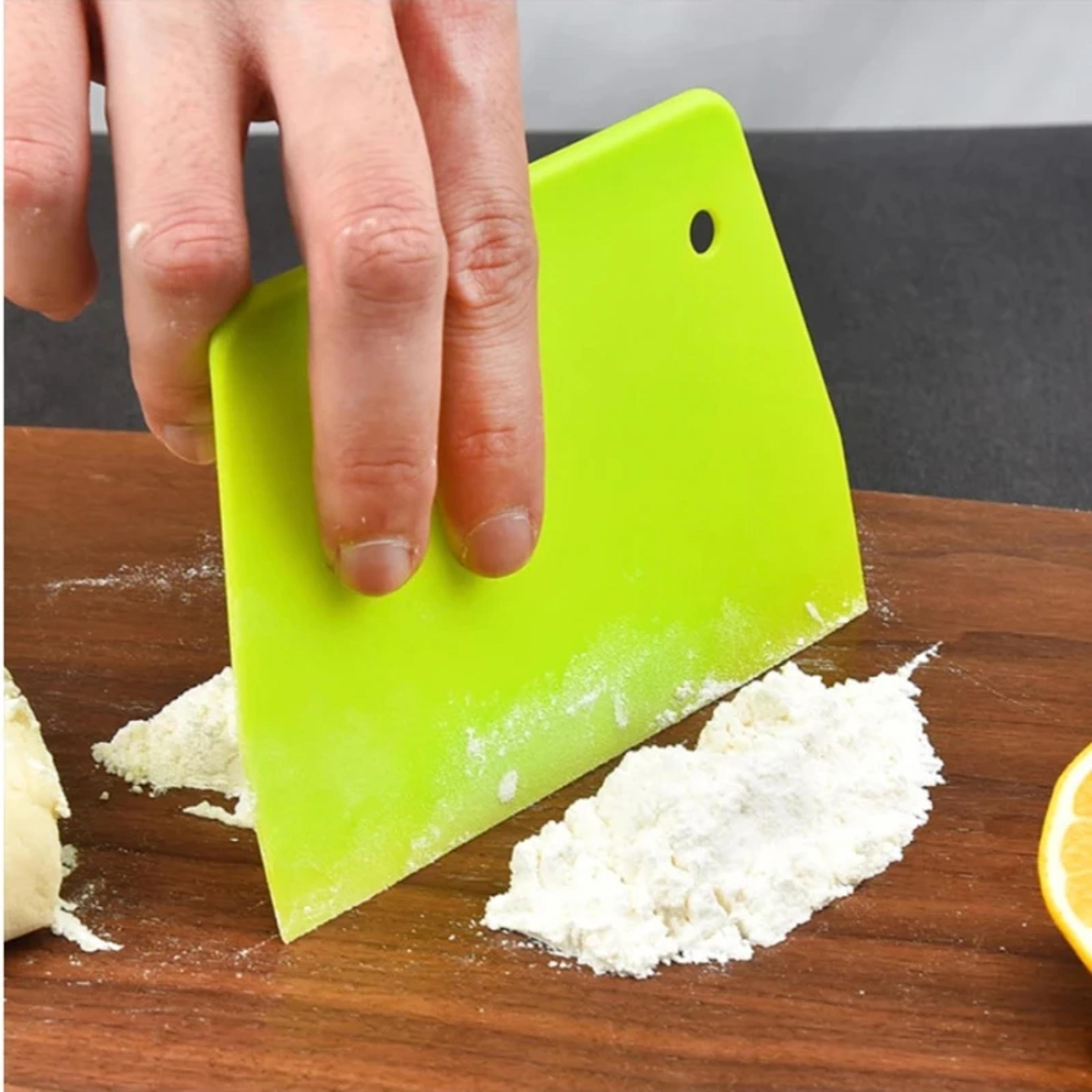 professional plastic dough scraper and cake cream spatula for home baking