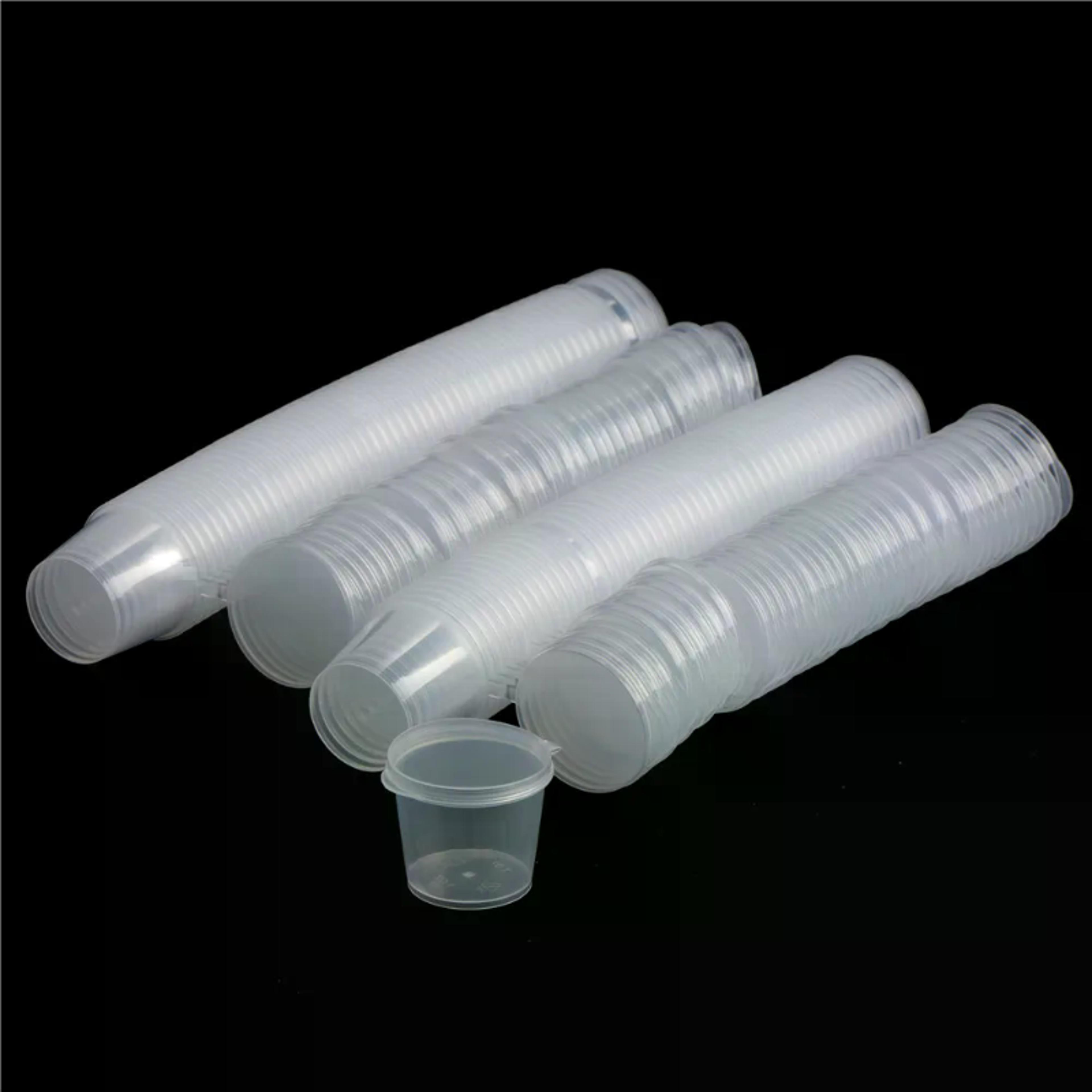 disposable sauce cups with lids for condiments and food storage