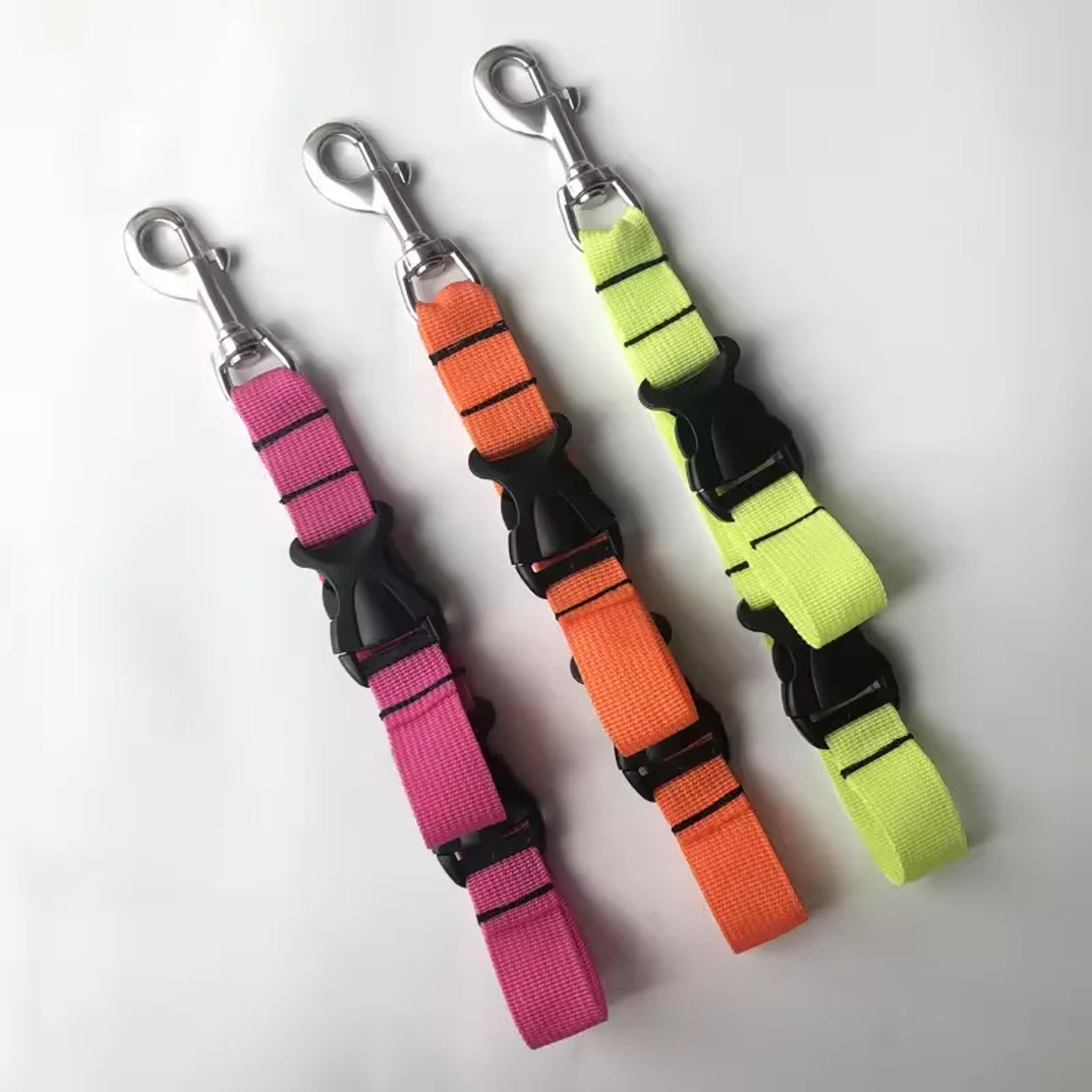 scuba fin holder and mask clip with quick release buckle for bcd gear