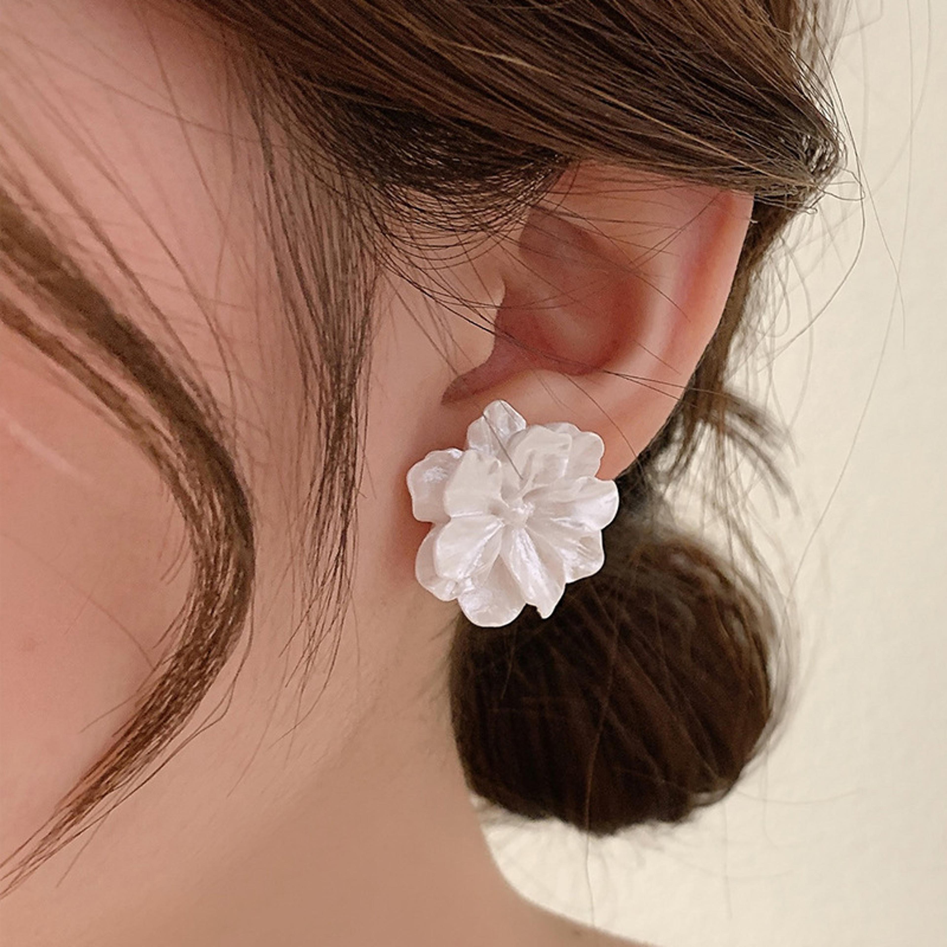 elegant camellia flower stud earrings white resin bridal statement jewelry