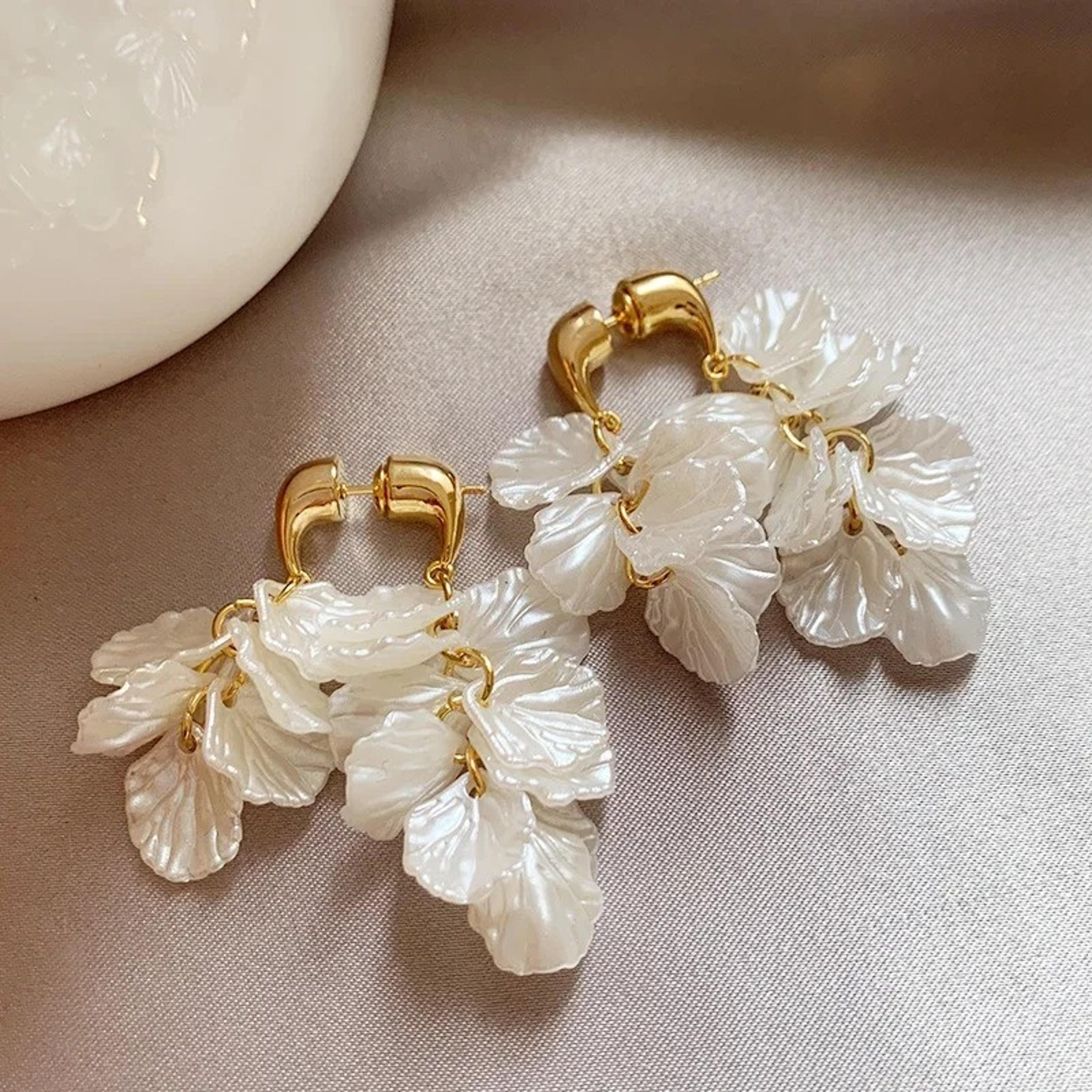 elegant shell earrings resin fringe statement earrings for beach parties & everyday style