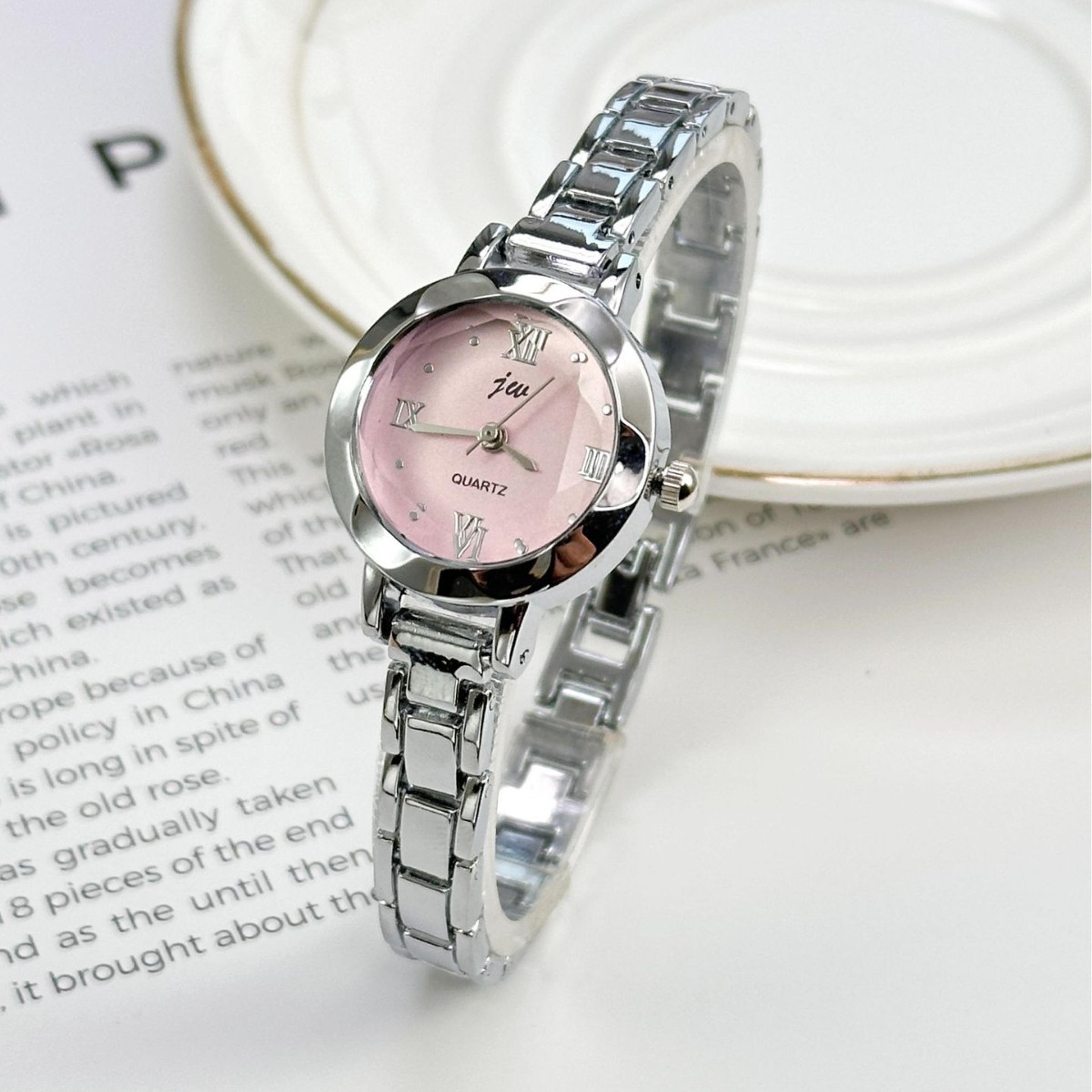 elegant women's quartz watch minimalist ladies bracelet watch for everyday style