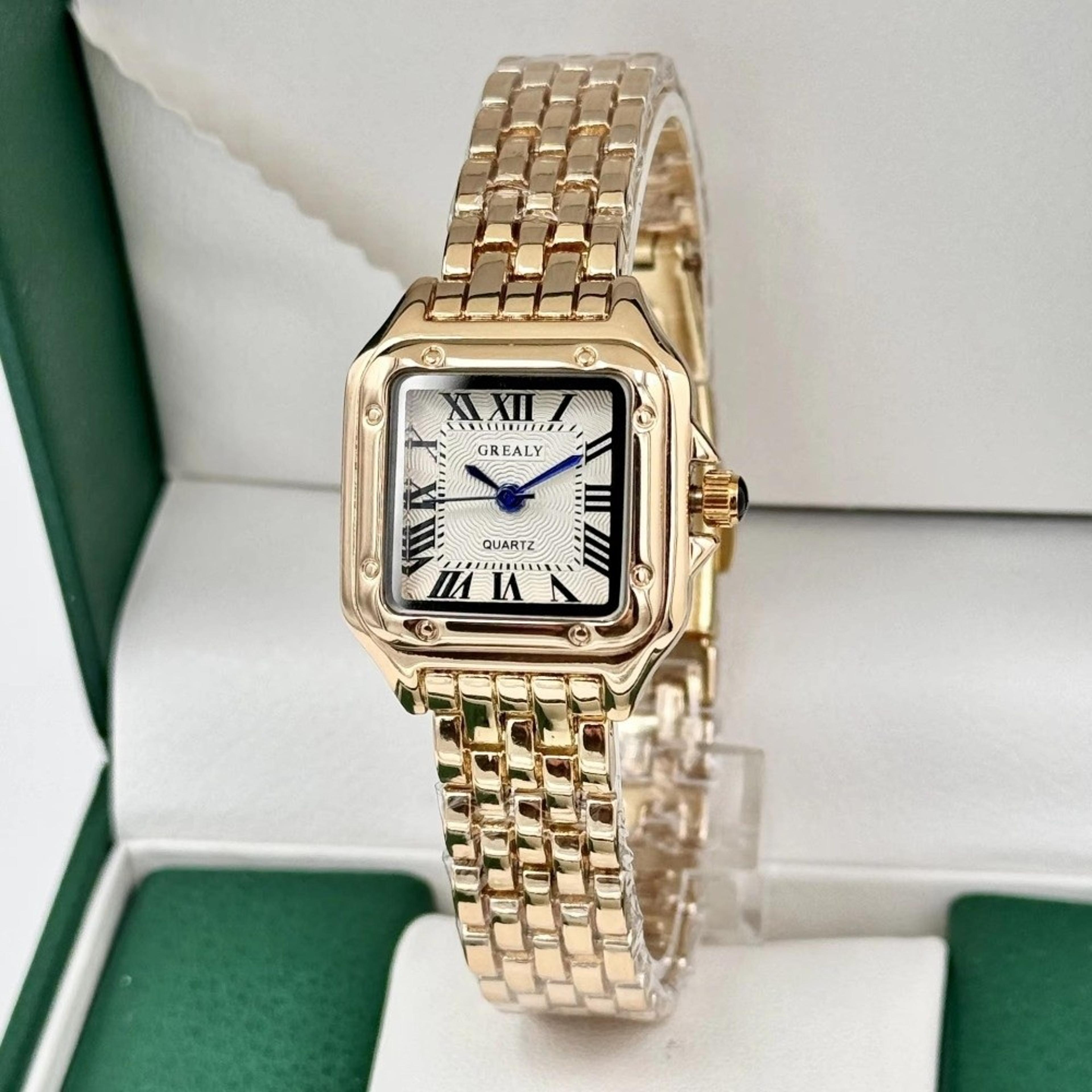 luxury gold women's quartz watch waterproof elegant dress wristwatch with alloy bracelet