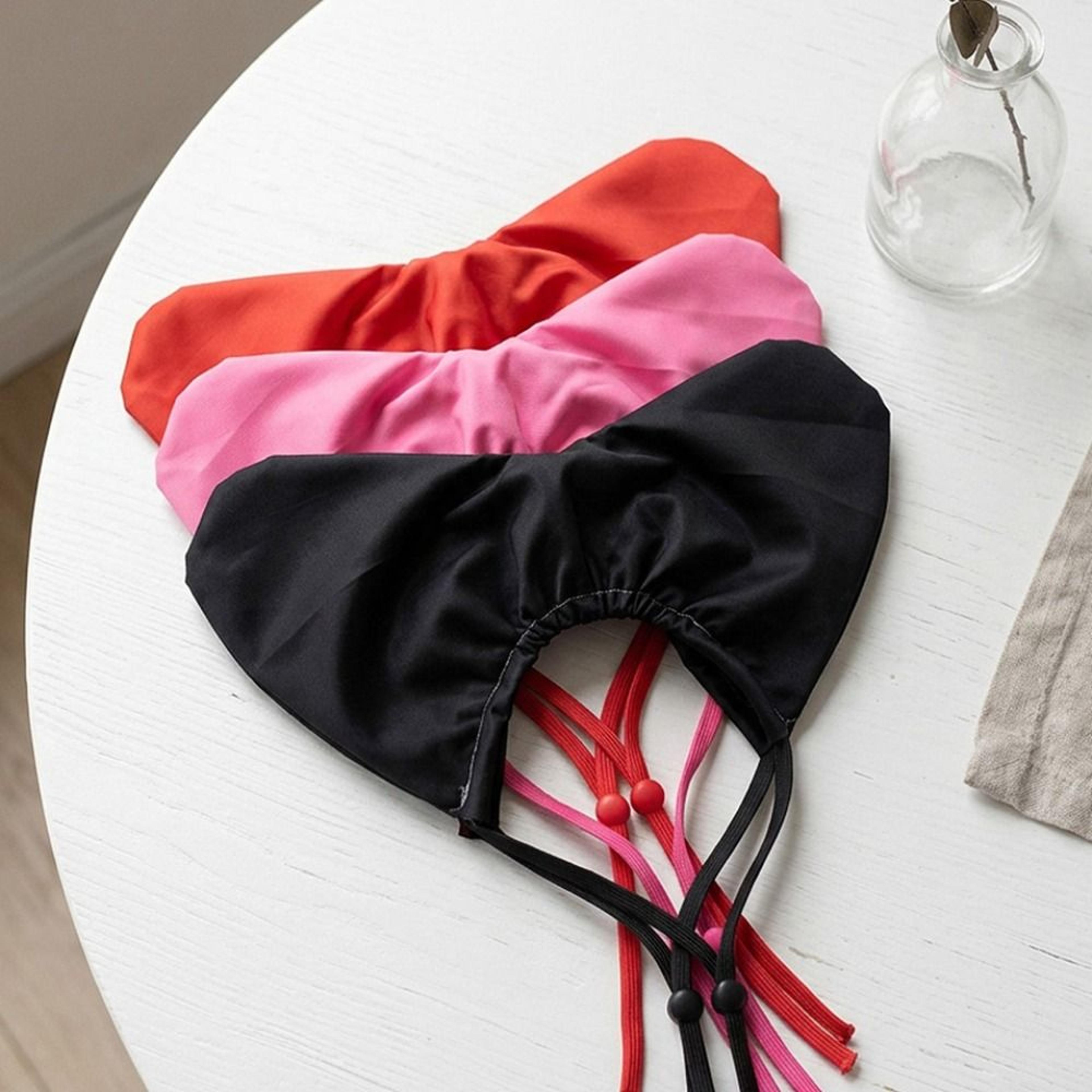adjustable pet shower cap with waterproof ear protection for cats, kittens & small dogs