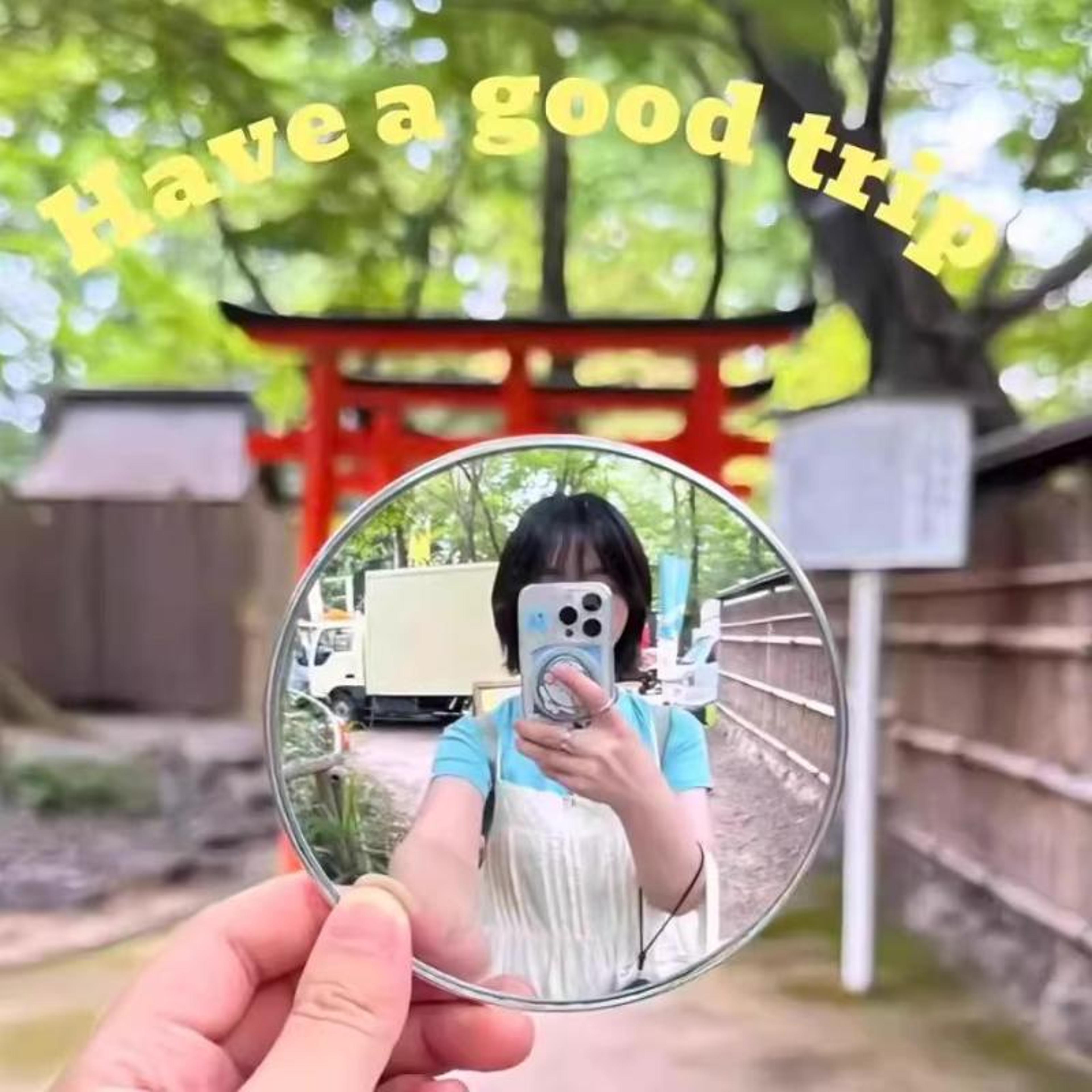 portable selfie mirror for phone photography & vlogging round handheld photography mirror
